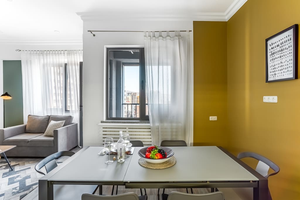 colibri · ❤ of Yerevan ✔ Self Checkin ✔ Netflix ✔ Balcony