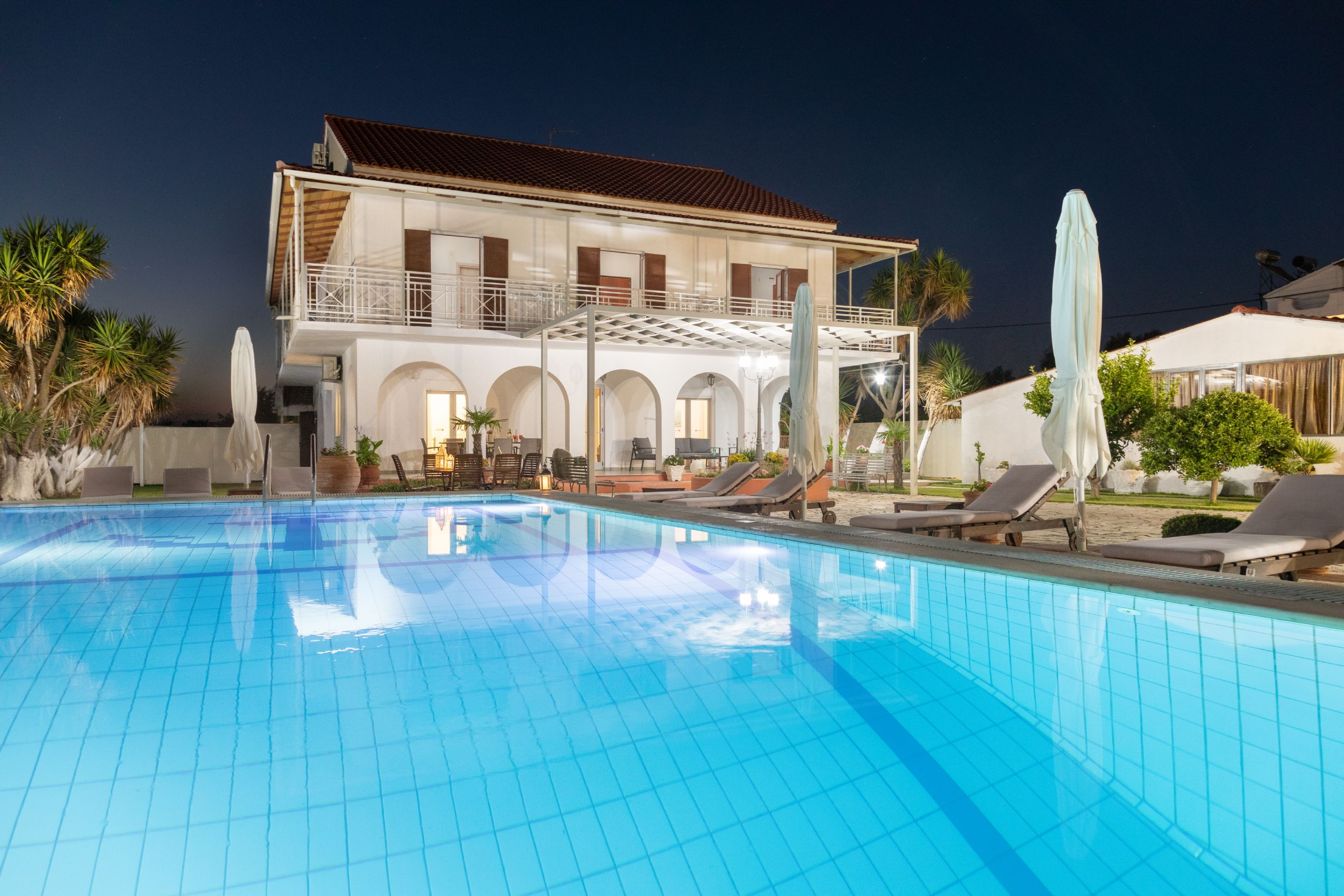 Enchanting evenings around pool