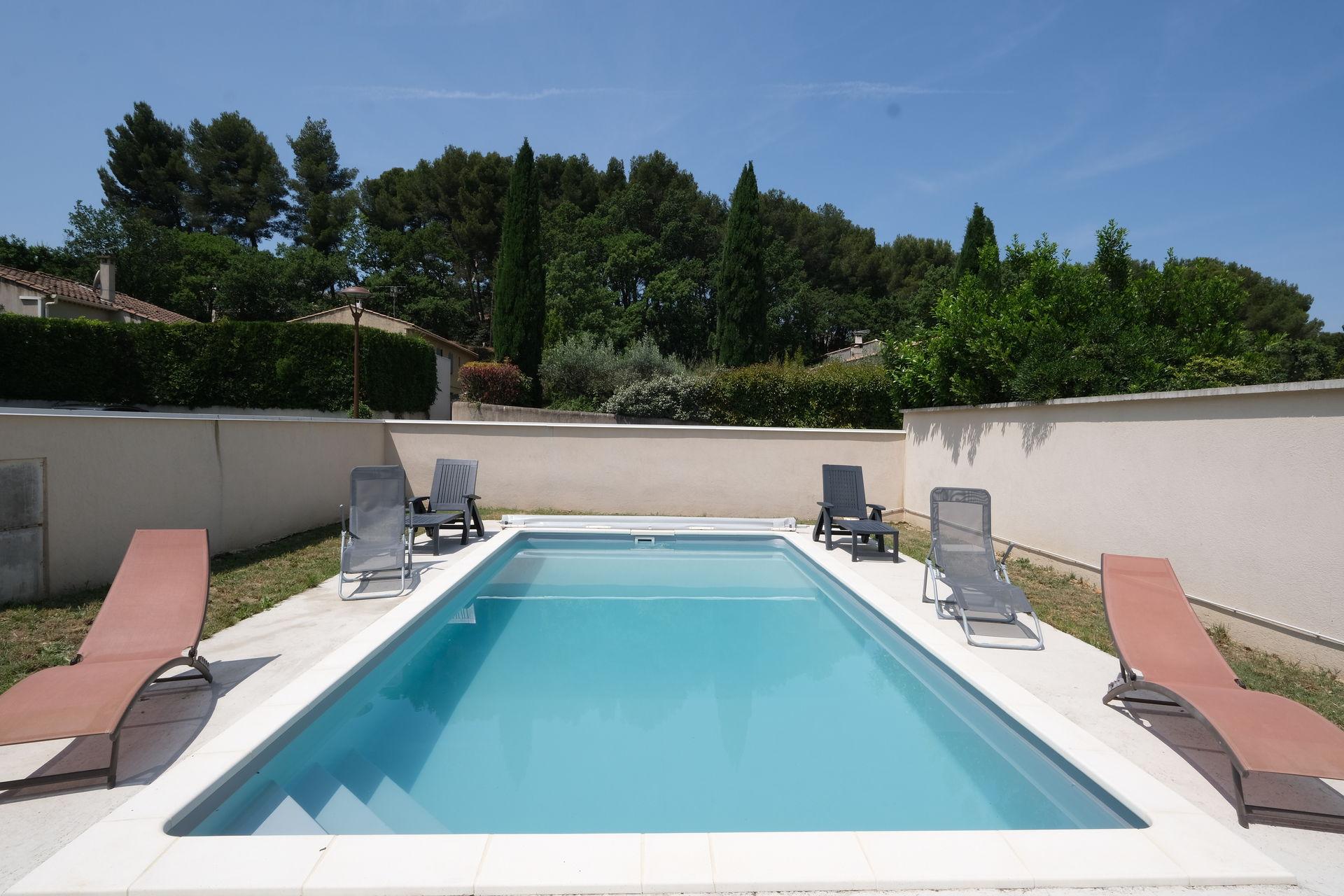 Property Image 2 - very pleasant villa with private swimming pool, in a residential area near the center of saint-rémy-de-pro