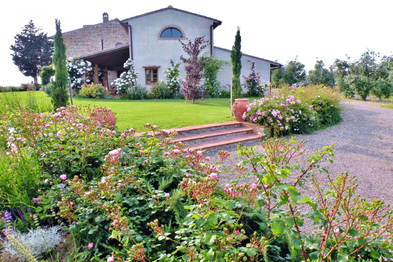 Property Image 1 - Cozy suite with shared pool in central Tuscany