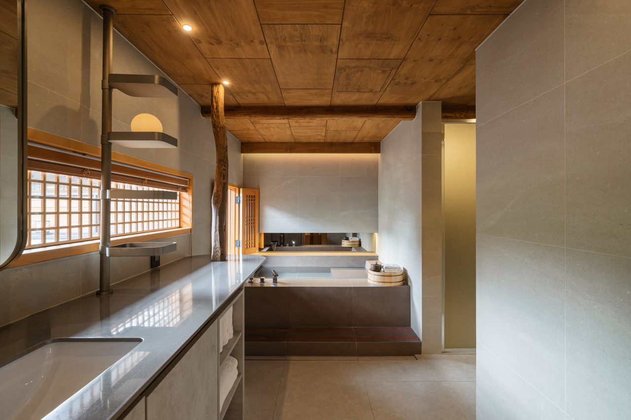 Property Image 1 - Luxury Hanok with private bathtub - Hatbijae