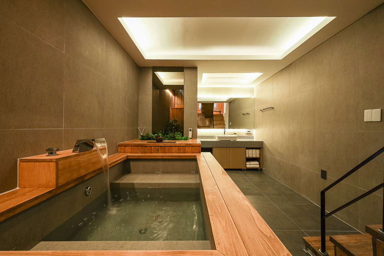 Property Image 1 - Luxury Hanok with private bathtub - Byeolharu