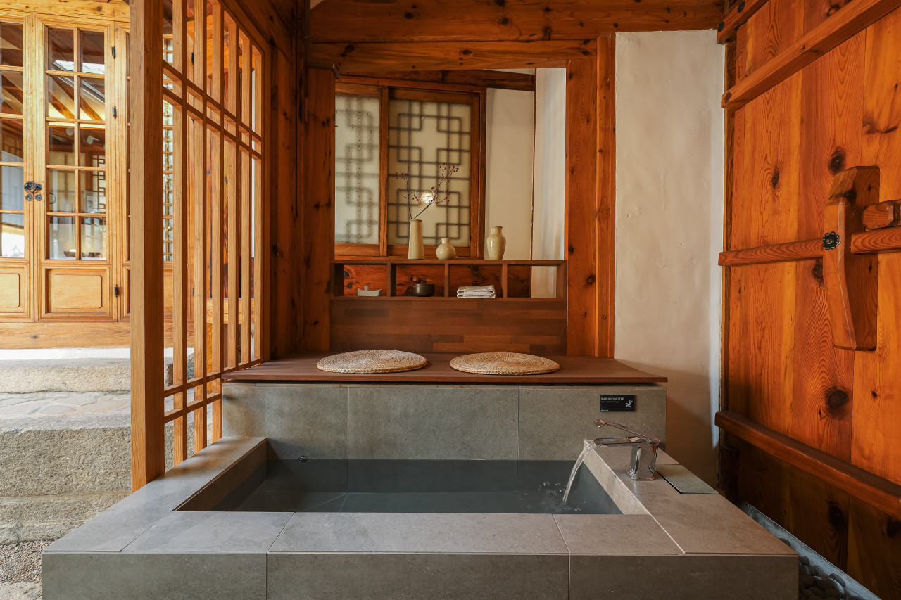 Property Image 1 - Luxury Hanok with private foot bathtub - Onyuheon