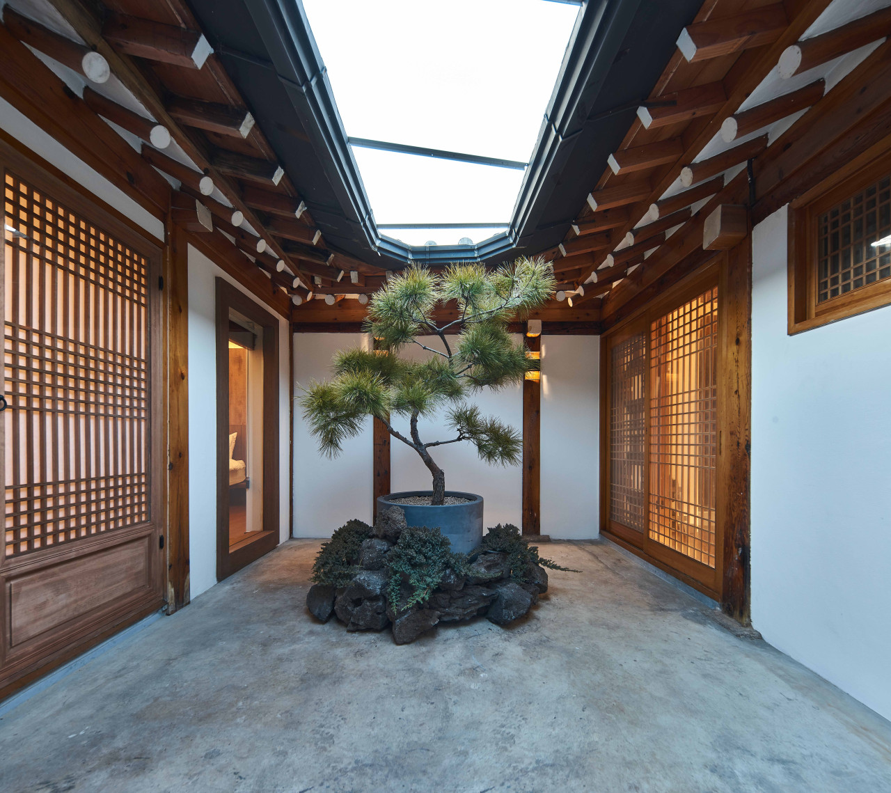 Property Image 1 - Luxury Hanok with private bathtub - SN14