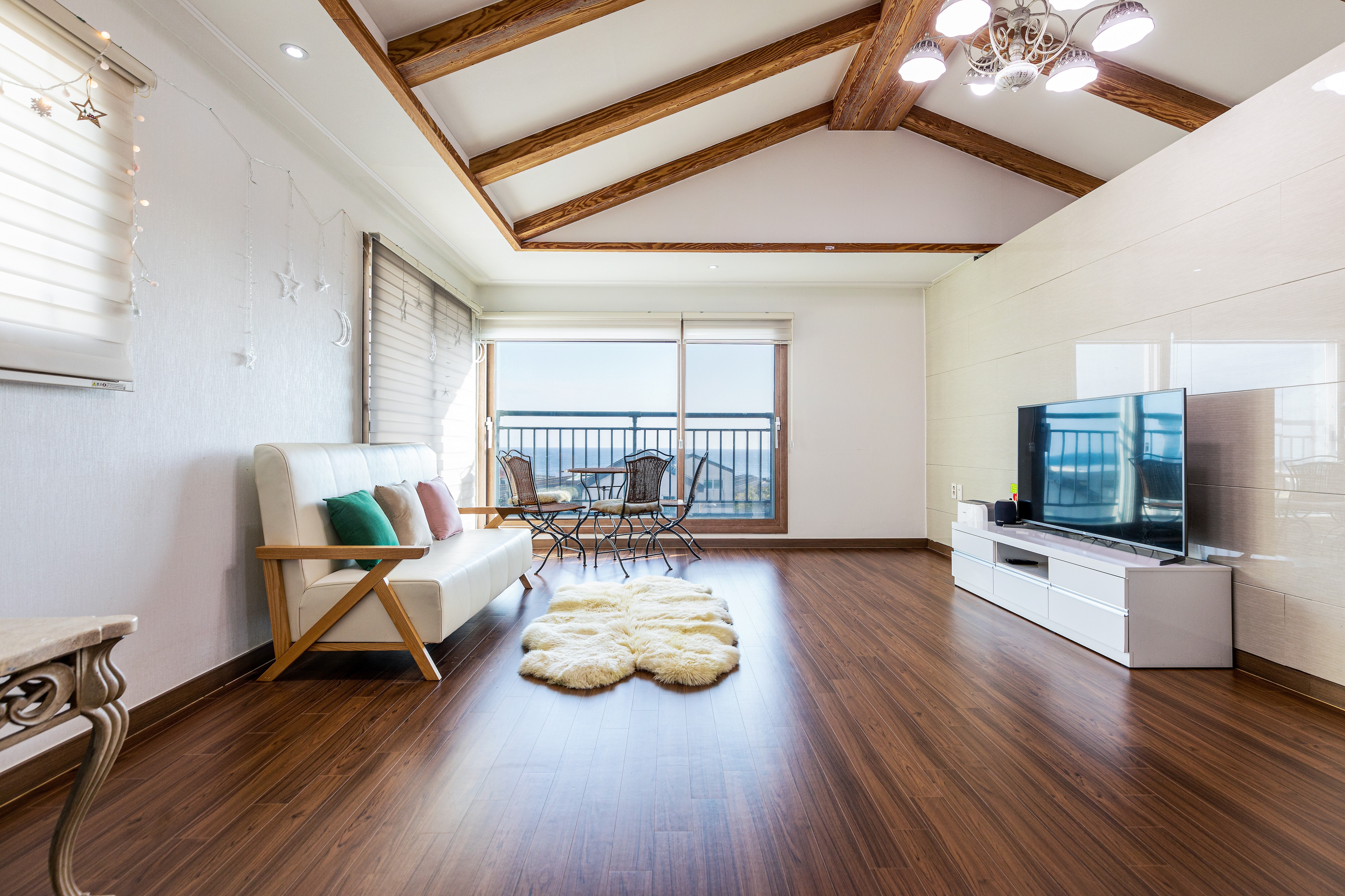 Property Image 1 -  private house in Jeju 3