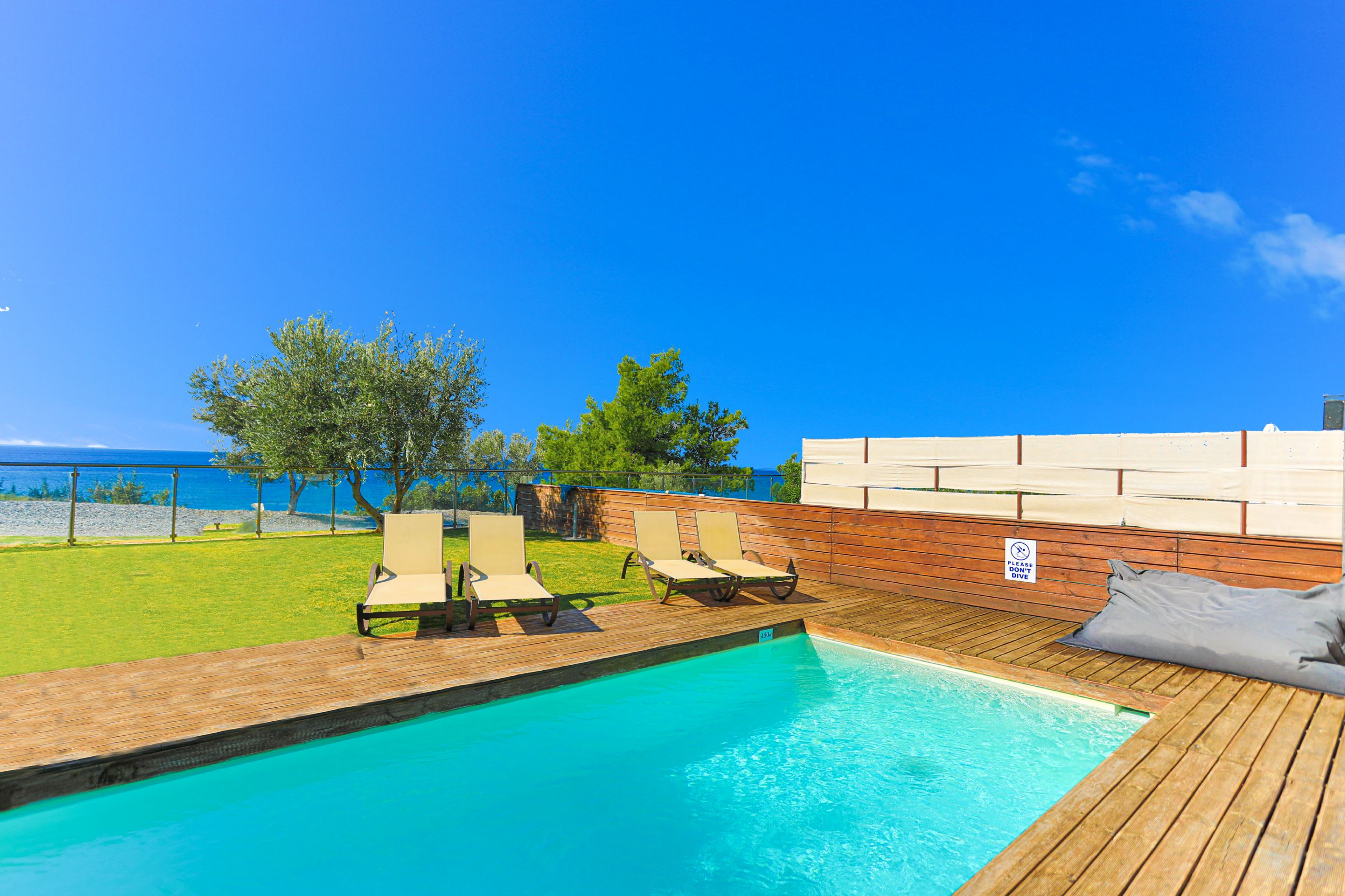 Lovely pool with amazing sea views