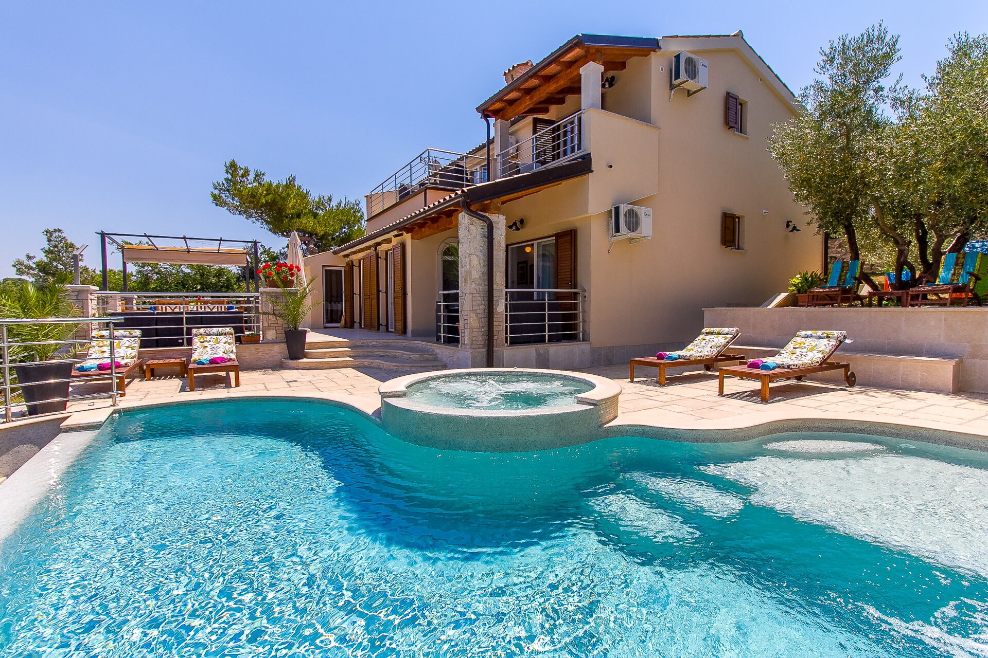 Property Image 2 - Villa Lyra with Pool