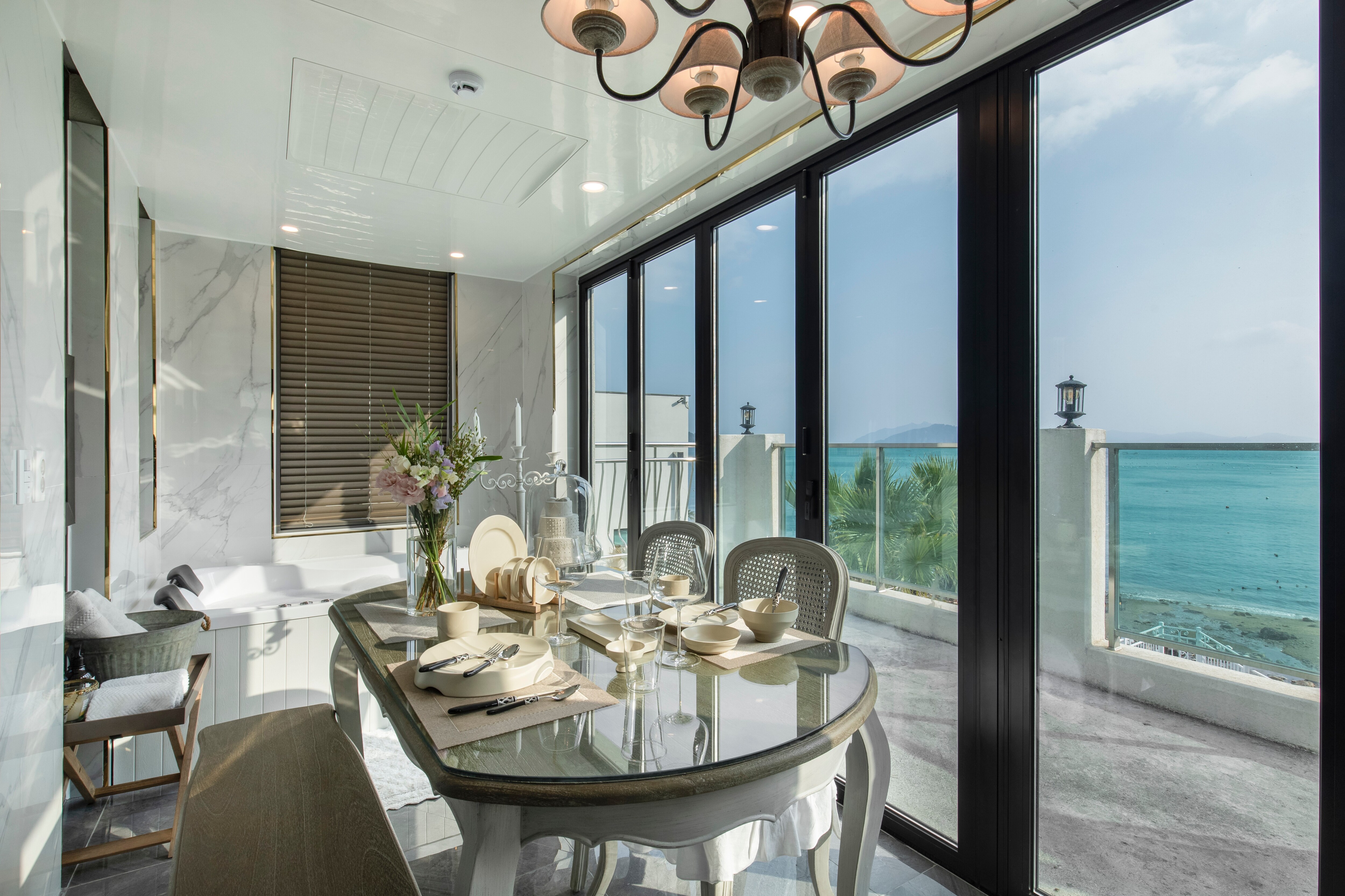 Property Image 2 - Luxurious house with wide coastal view 