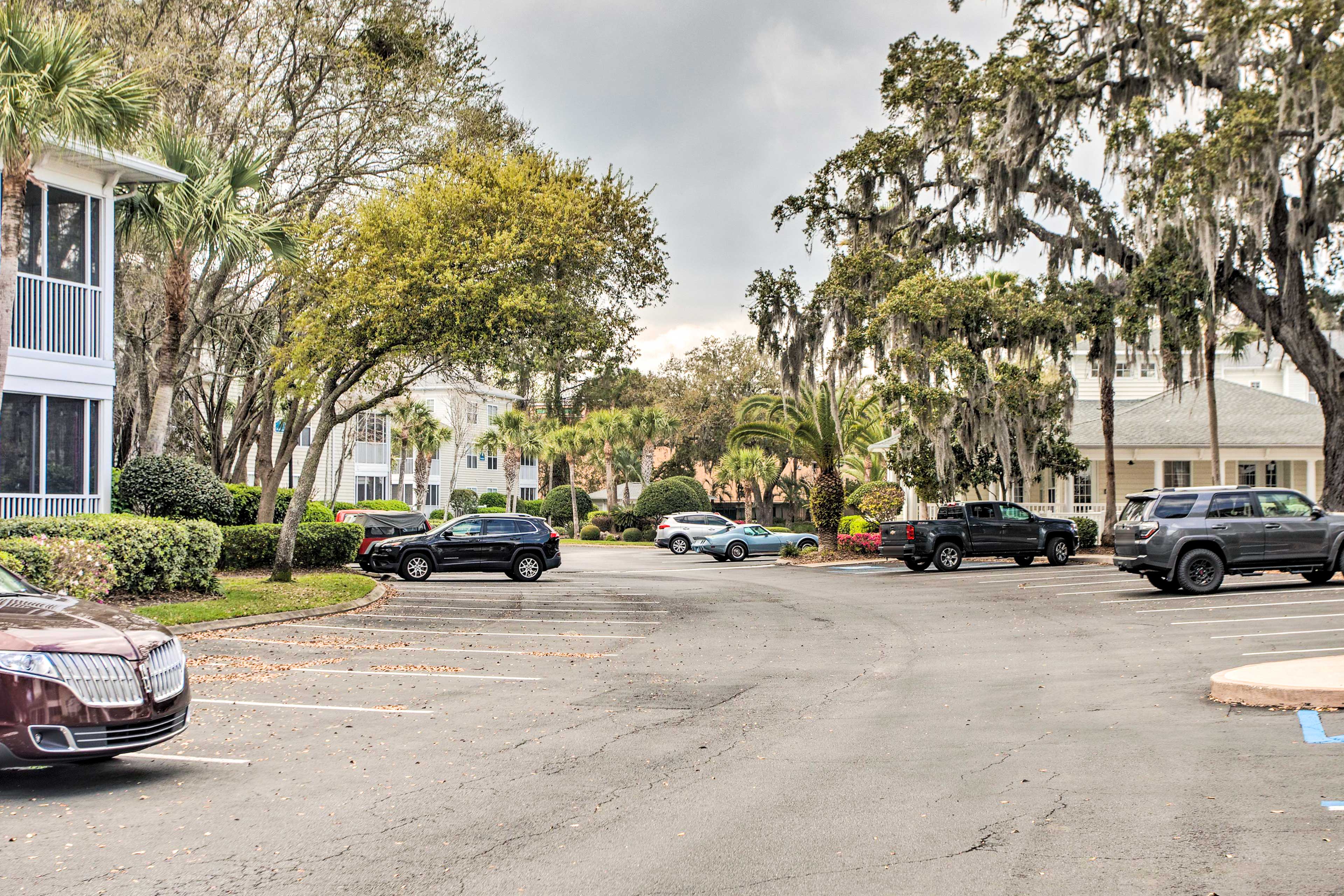 Property Image 1 - Bright St Simons Island Condo w/ Shared Pool!