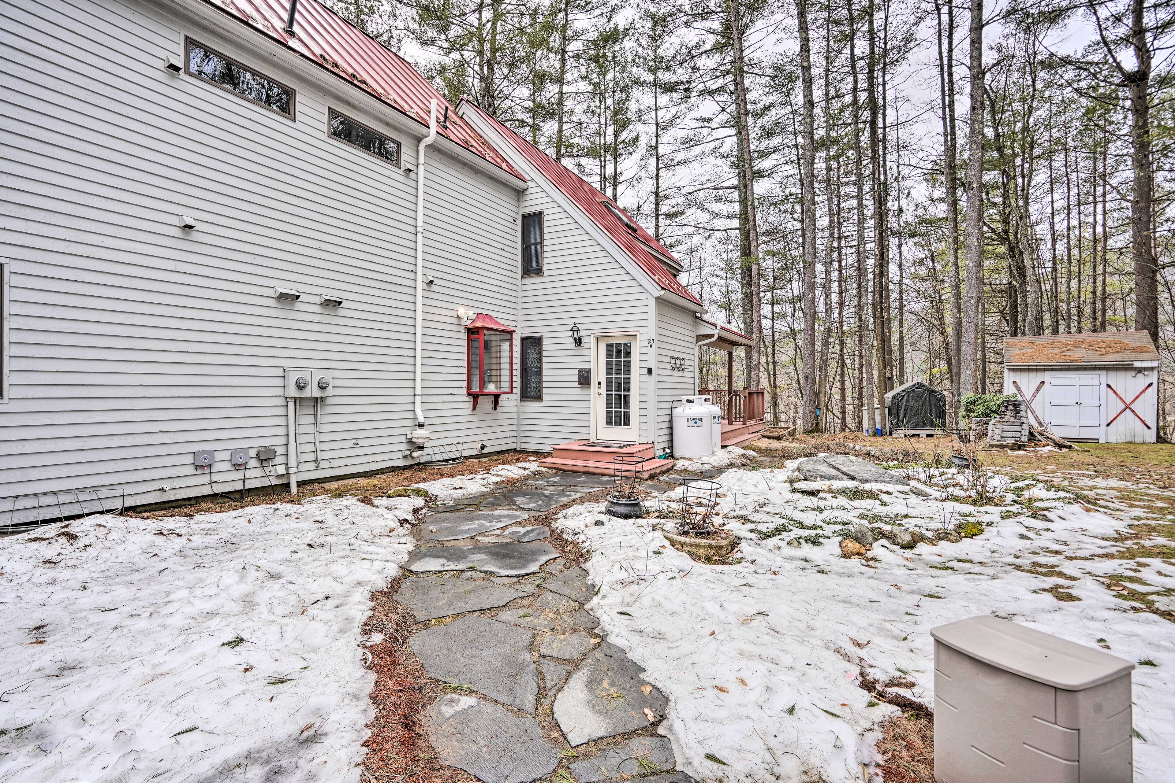 Berkshires Getaway < 1 Mi Skiing & Hiking!