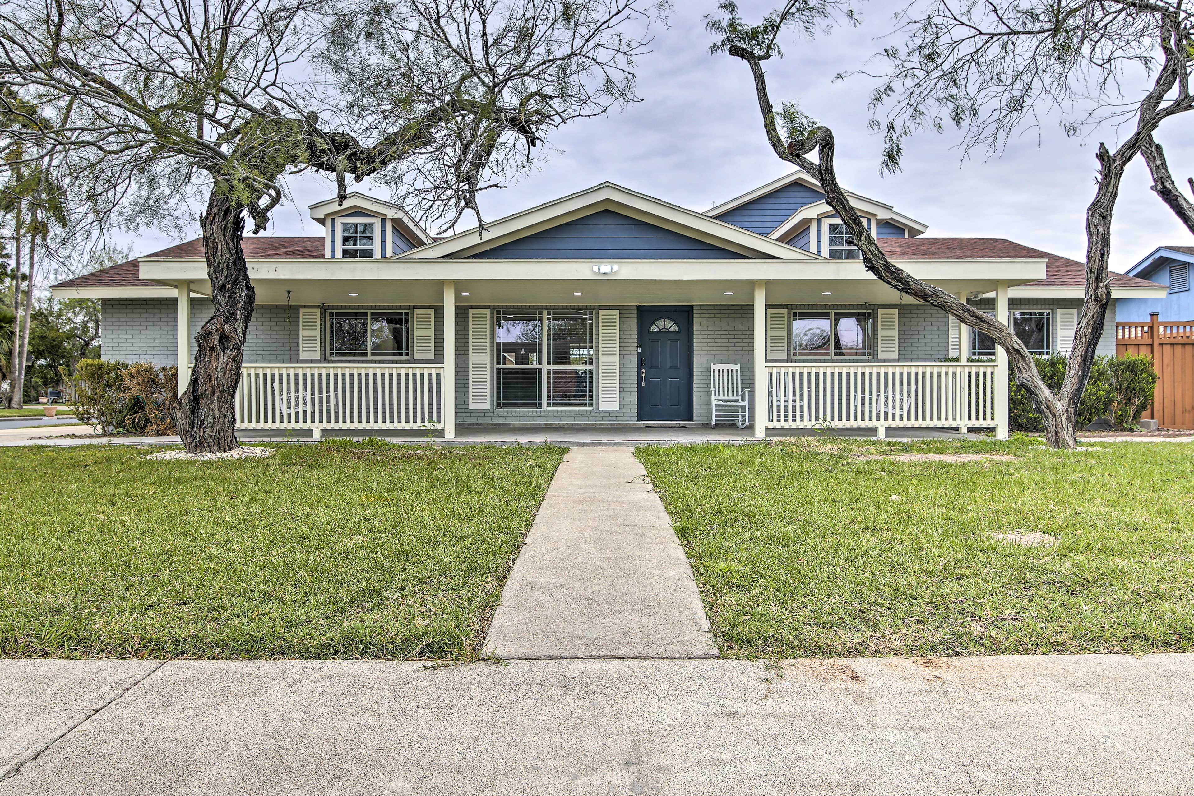 Property Image 2 - Patio & Grill: Spacious Gem Near Gulf Coast!