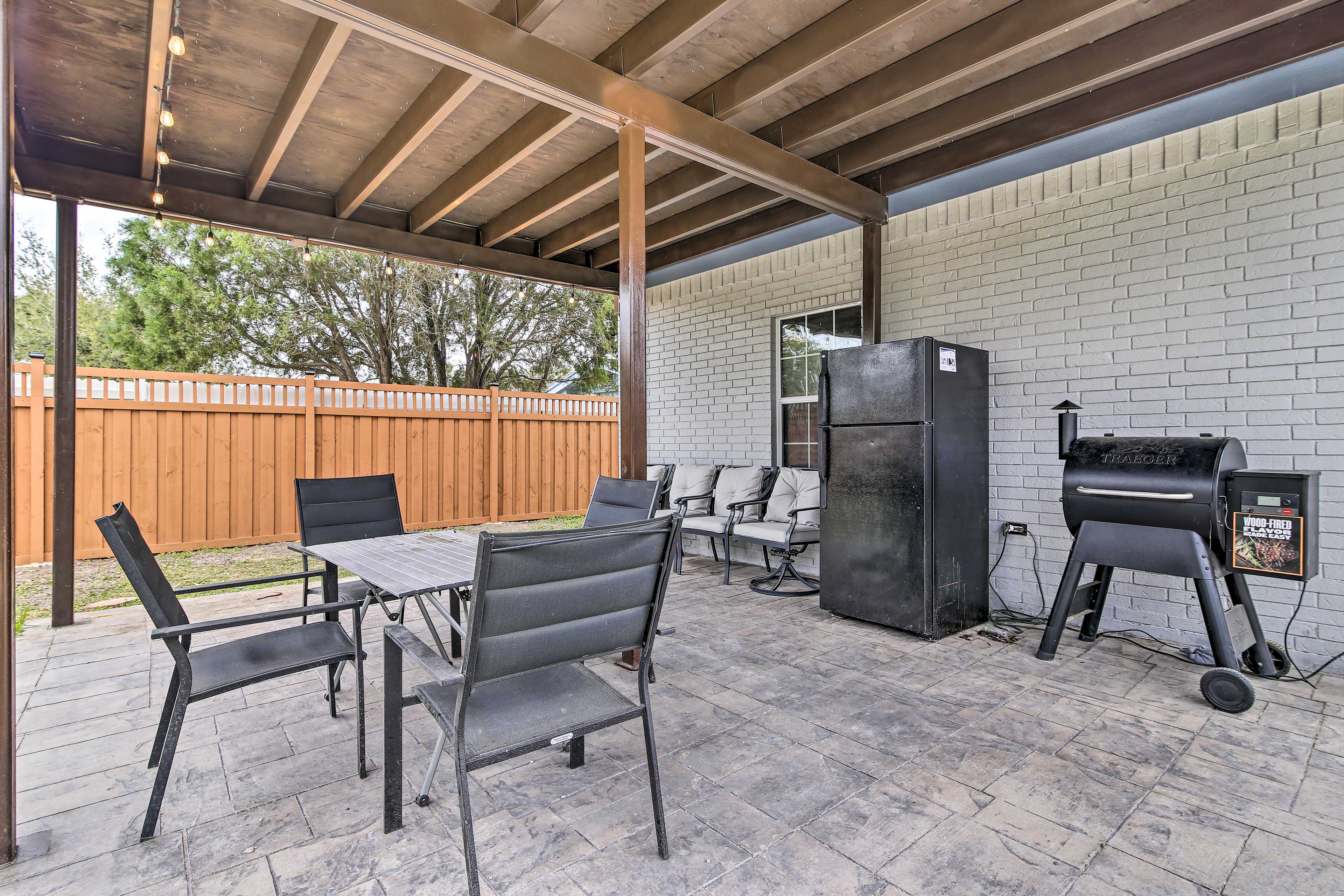 Gulf Coast Retreat w/ Patio & Grill in Brownsville