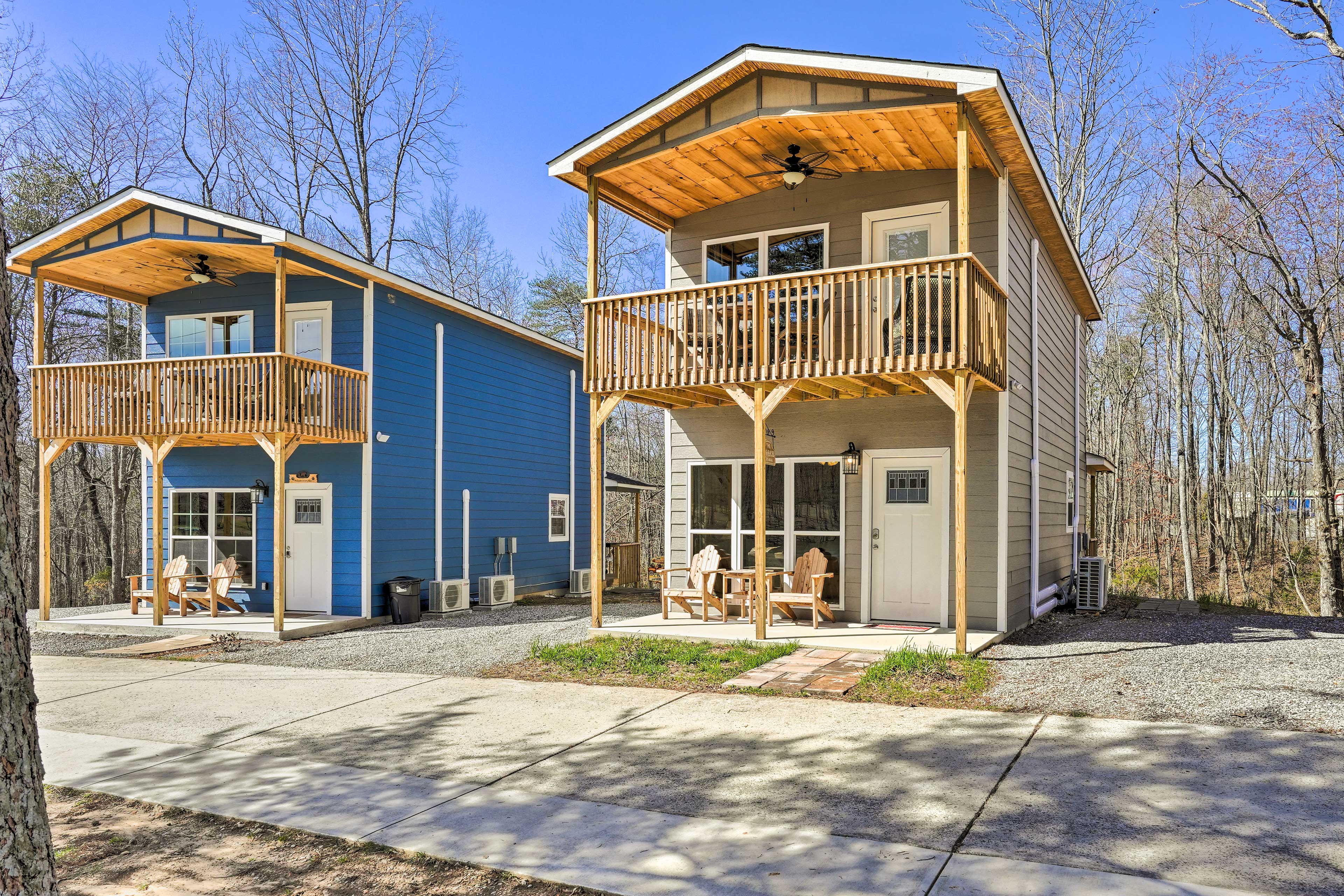 10 Mi to Drive-In: Lakefront Trenton Cabin!