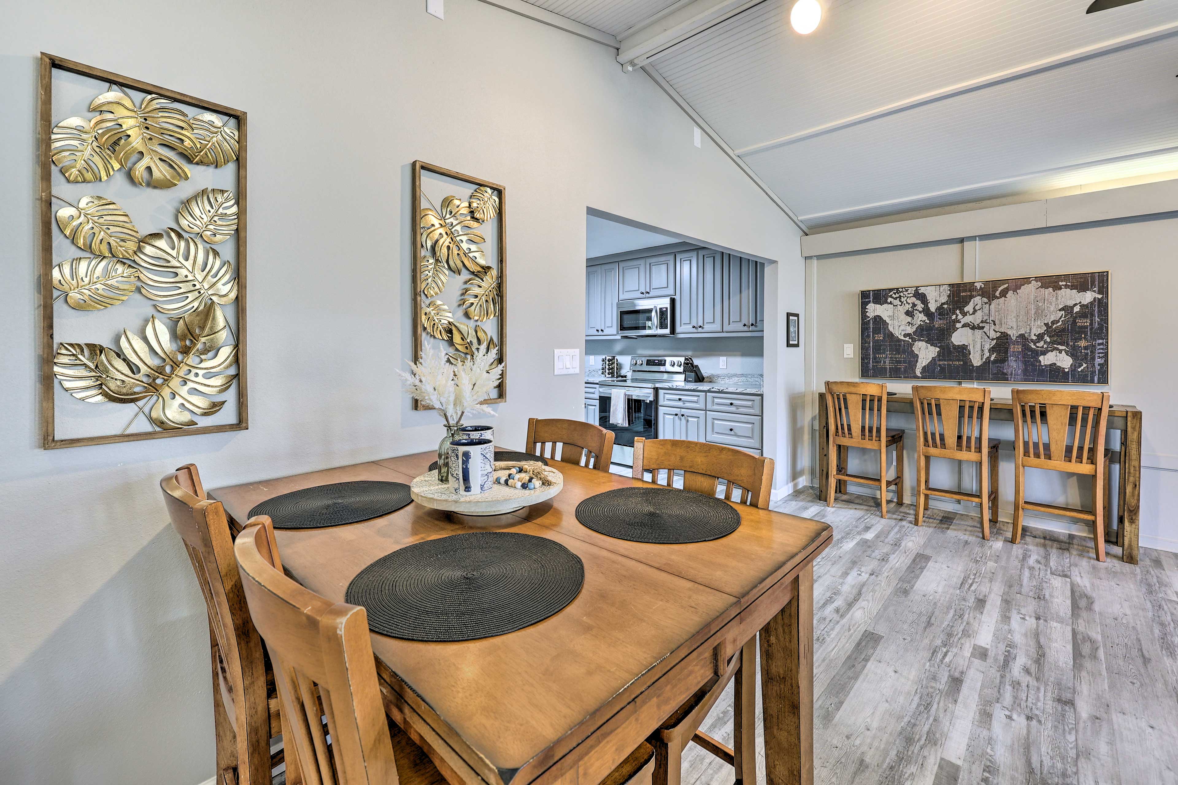 Private Dock & Deck: Lakefront Hot Springs Home!