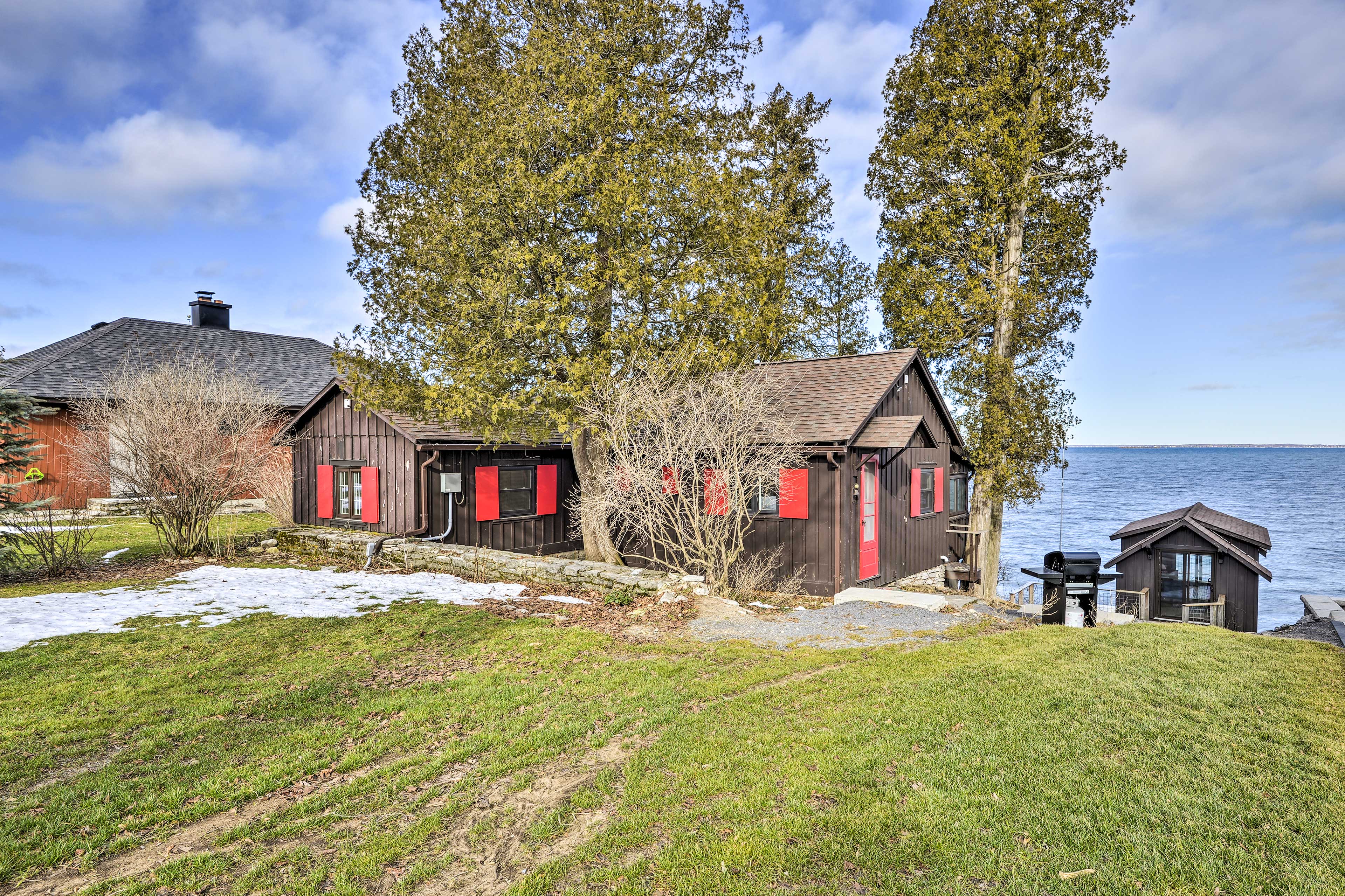 Henderson Harbor Cottage w/ Lake Access!