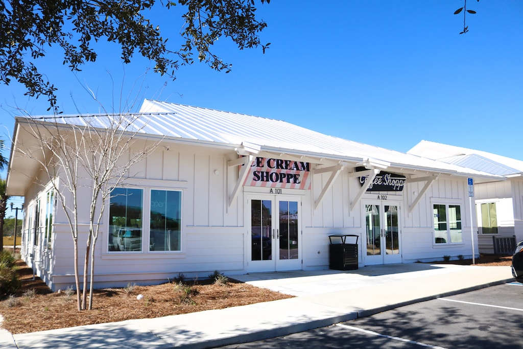 Ice Cream and Coffee Shop