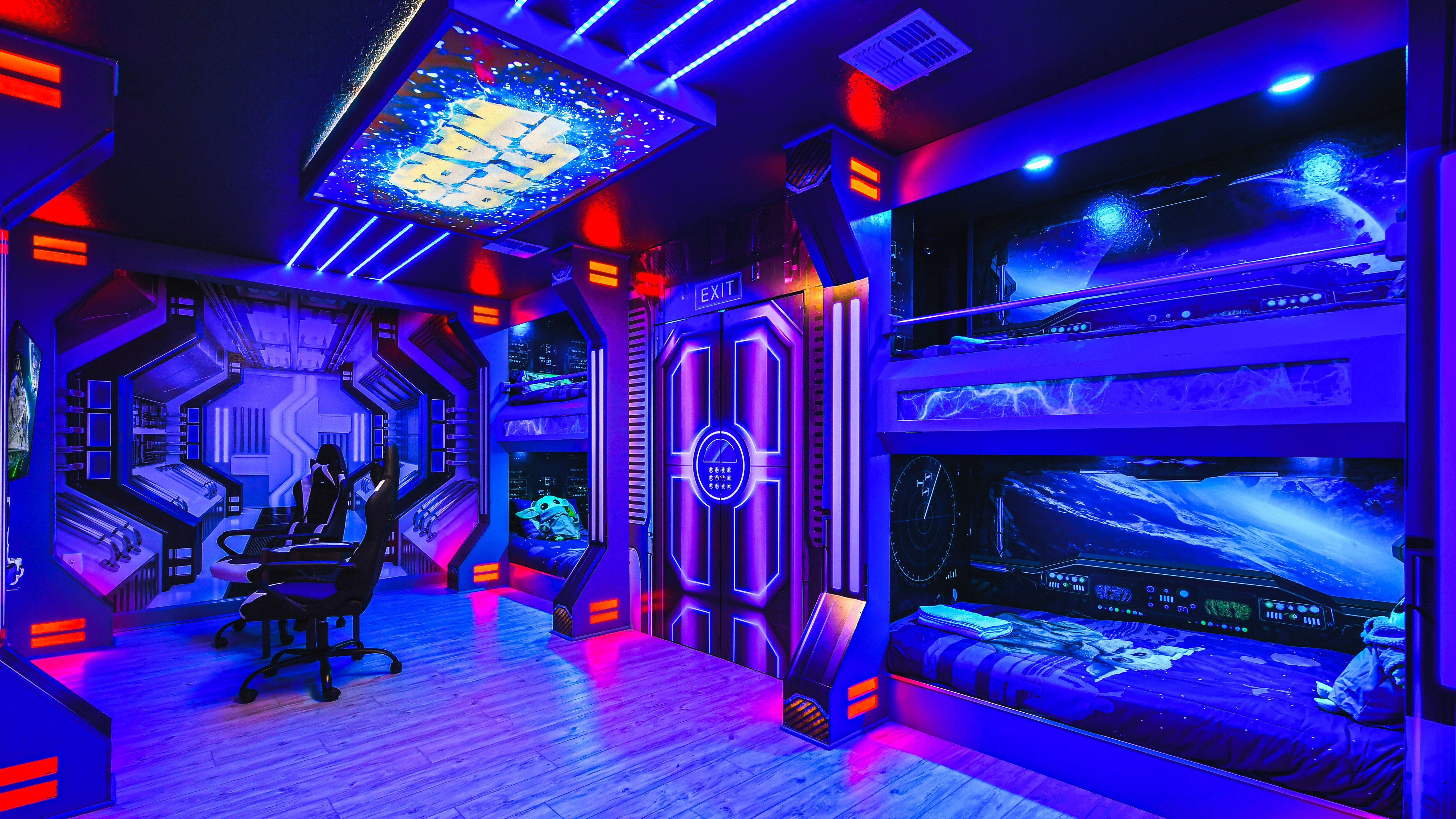 Kids will have fun in this Star Wars bedroom with beautiful lights