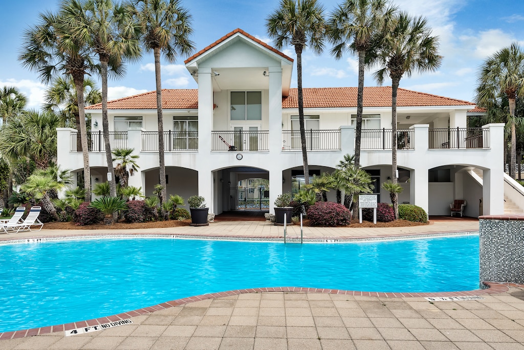 Destiny West swimming pool