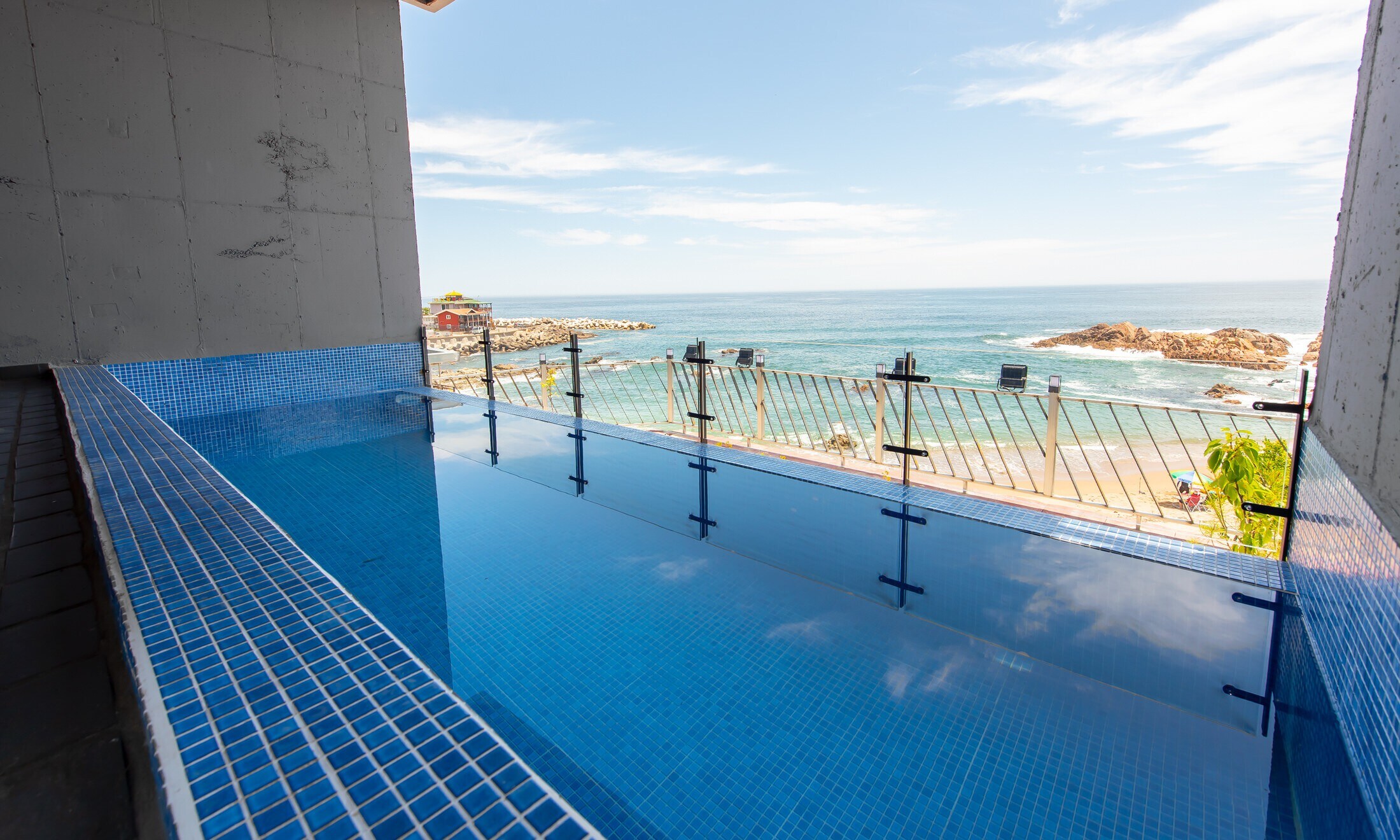 Property Image 2 - Splendid Villa with Rooftop Pool 6