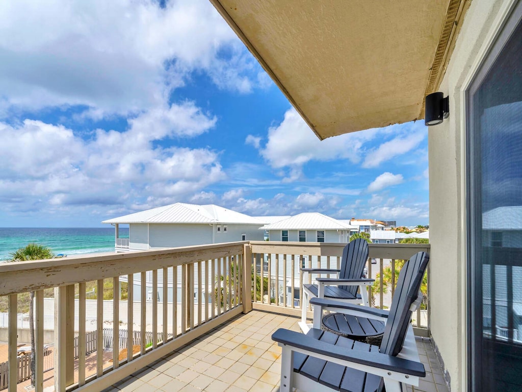 Top floor balcony with panoramic views