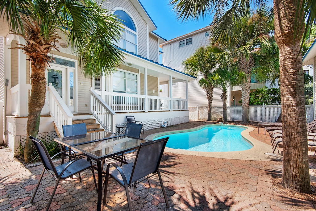 Ocean Breezes private pool