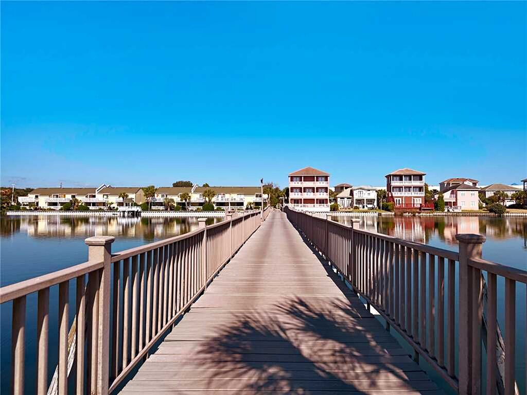Pier to head to the beach