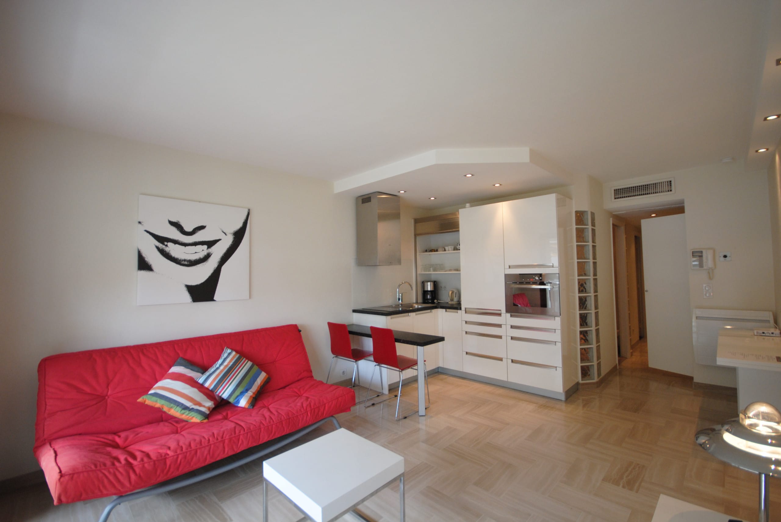 Property Image 1 - The apartment in Cannes has 1 bedrooms and capacity for 3 persons. 