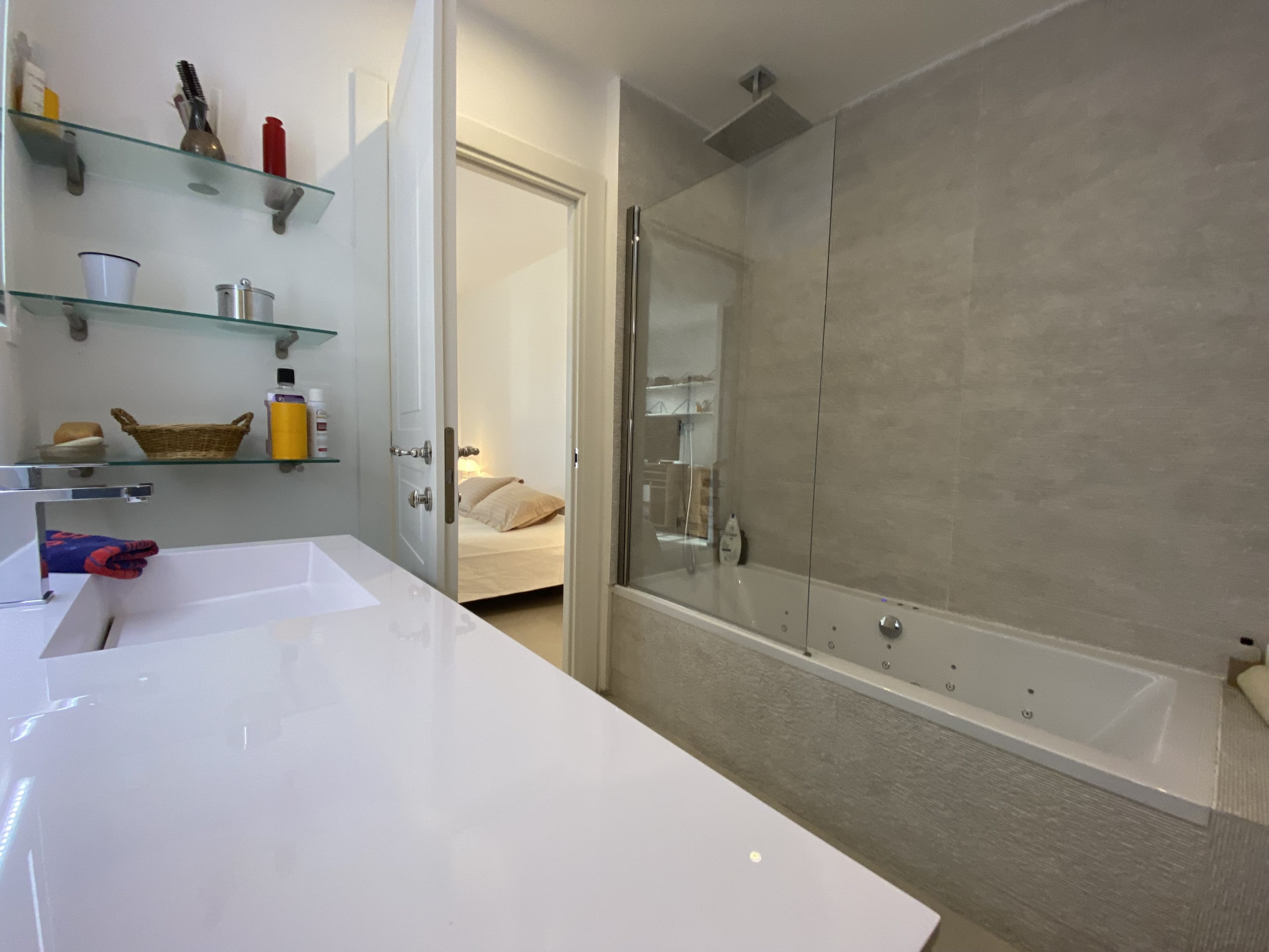 three bedroom apartment, walking distance to the Palais