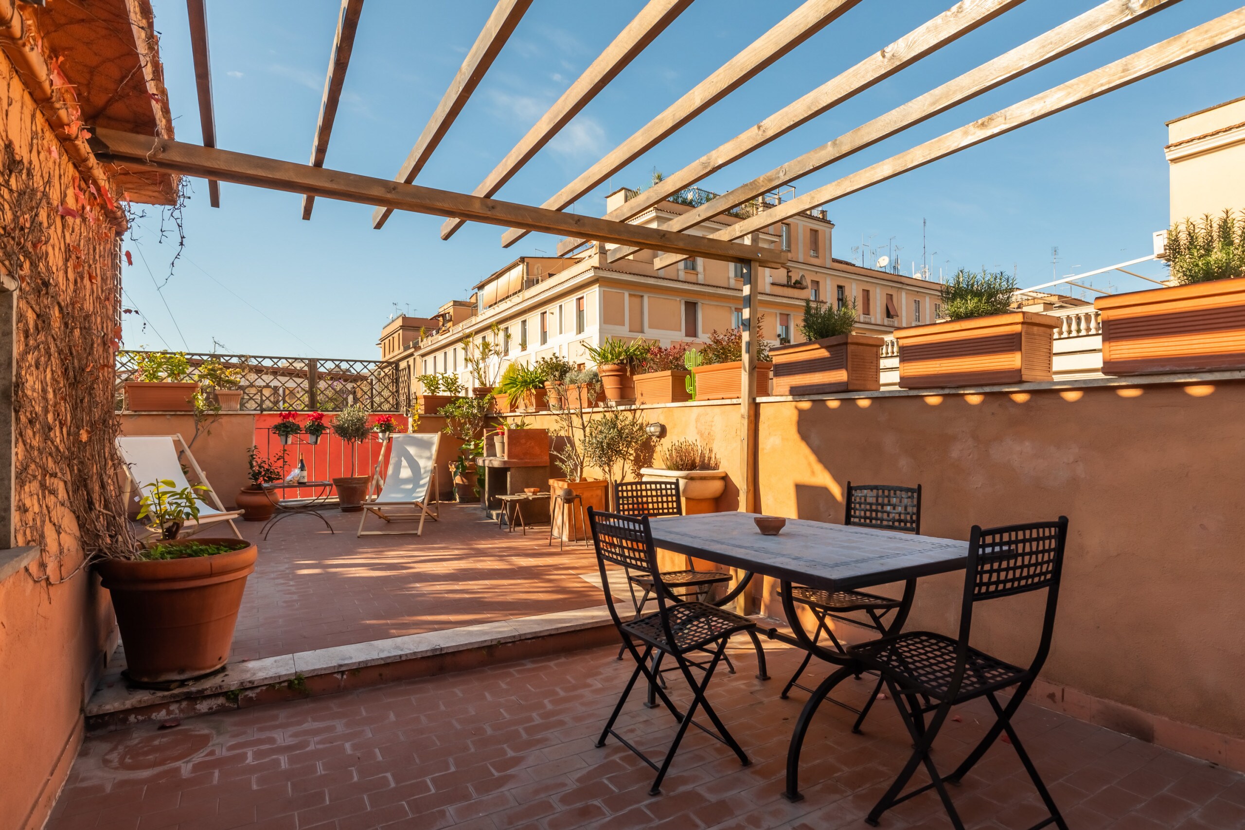Property Image 1 - Lovely Terraced Apartment between Trastevere and Testaccio