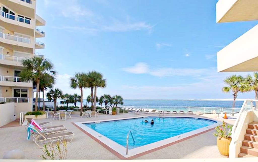 Lovely Pool at East Pass