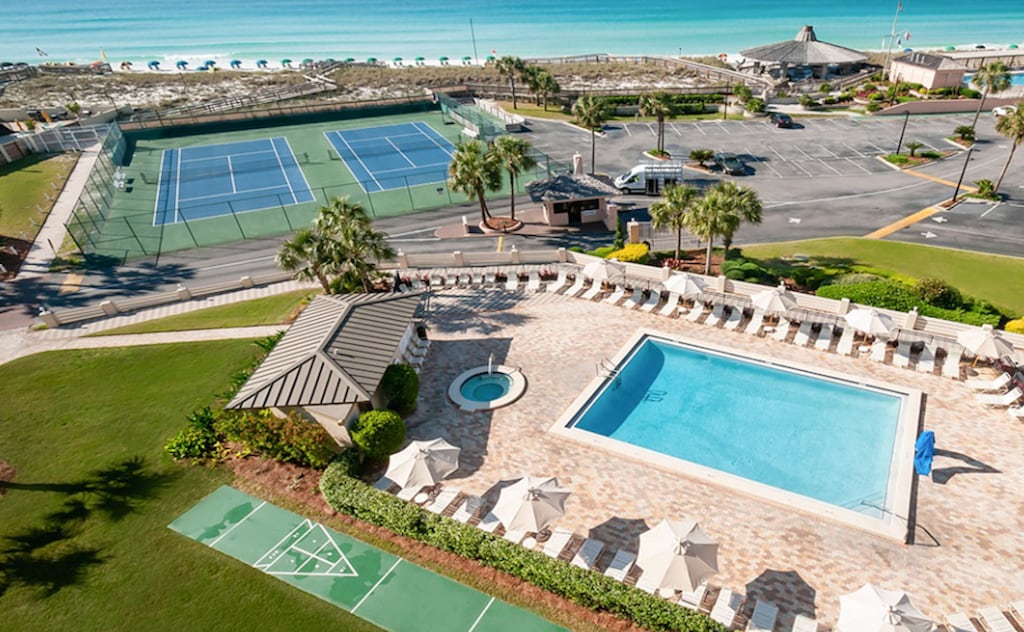 Pool, Hot tub, Shuffleboard and Tennis Courts