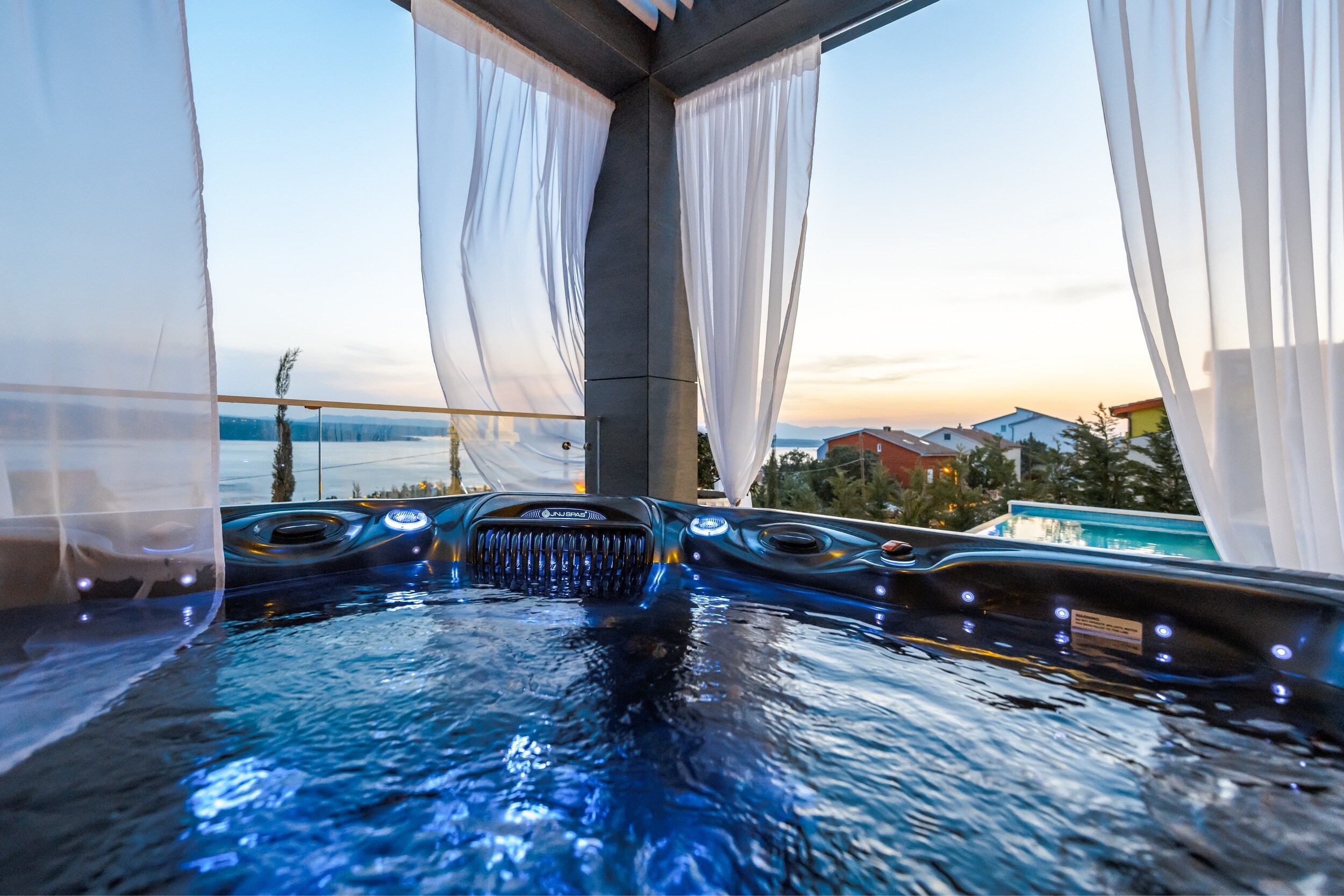 Four Bedroom Villa with Swimming Pool