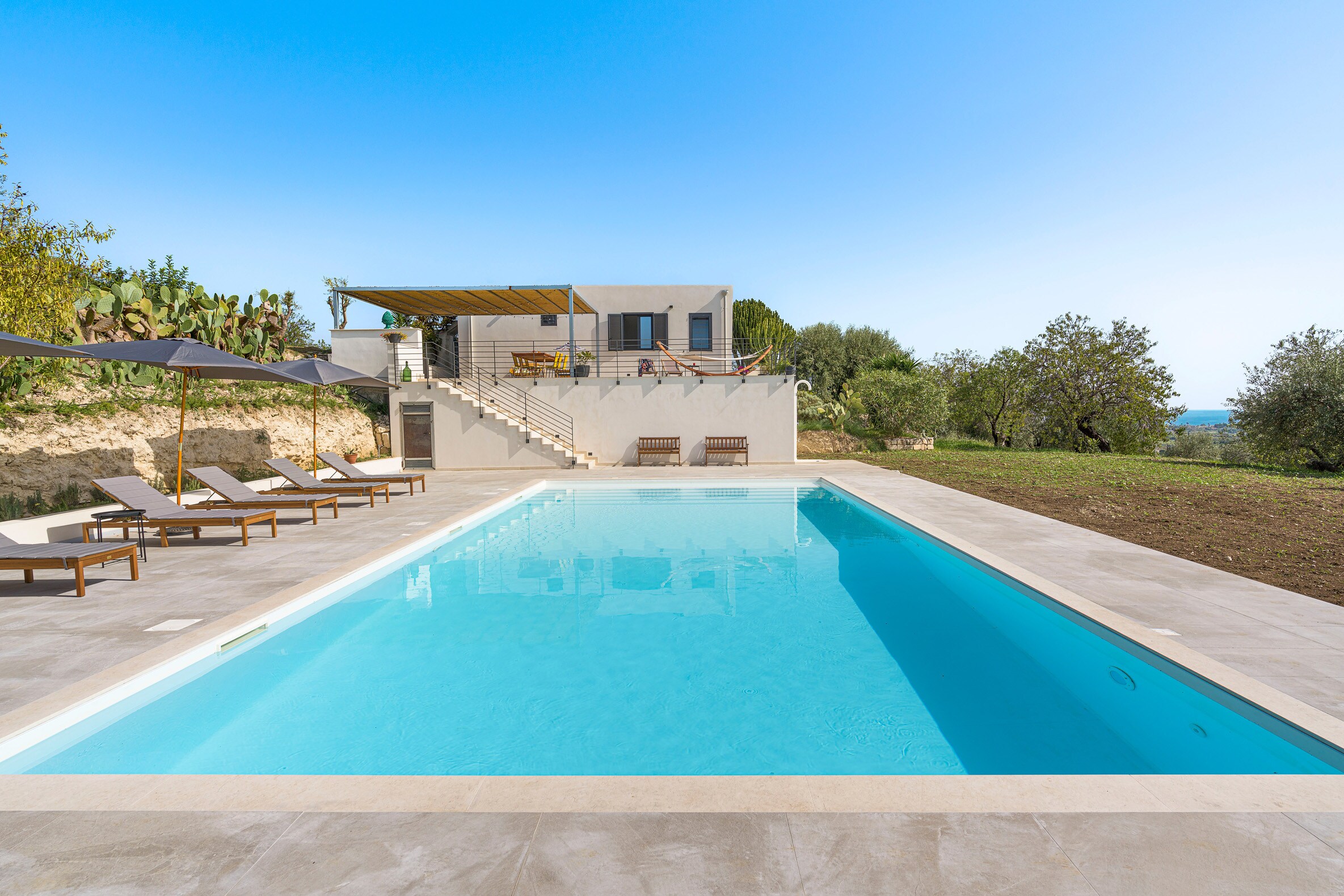 Property Image 1 - Charming villa with pool in the surroundings of Noto