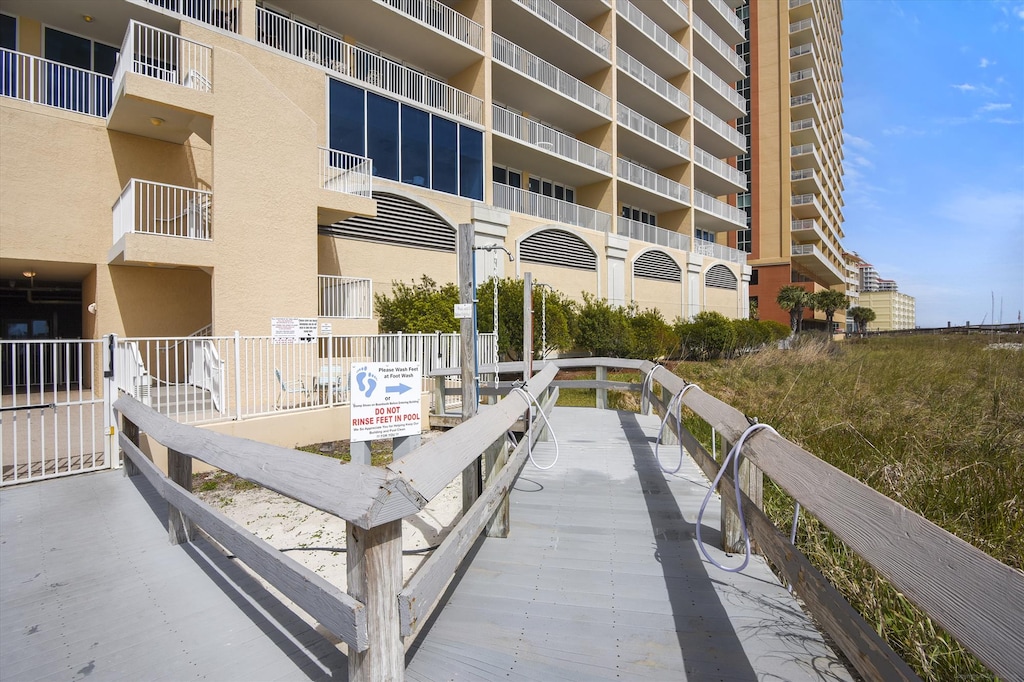 Boardwalk Rinse-Off Station