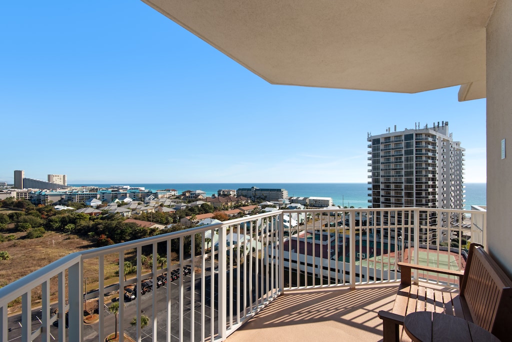 Ariel Dunes I 1001 balcony