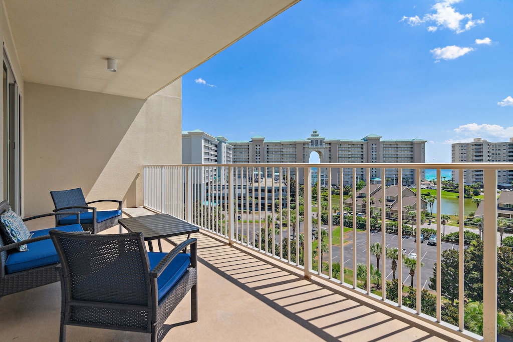 Ariel Dunes II 703 balcony