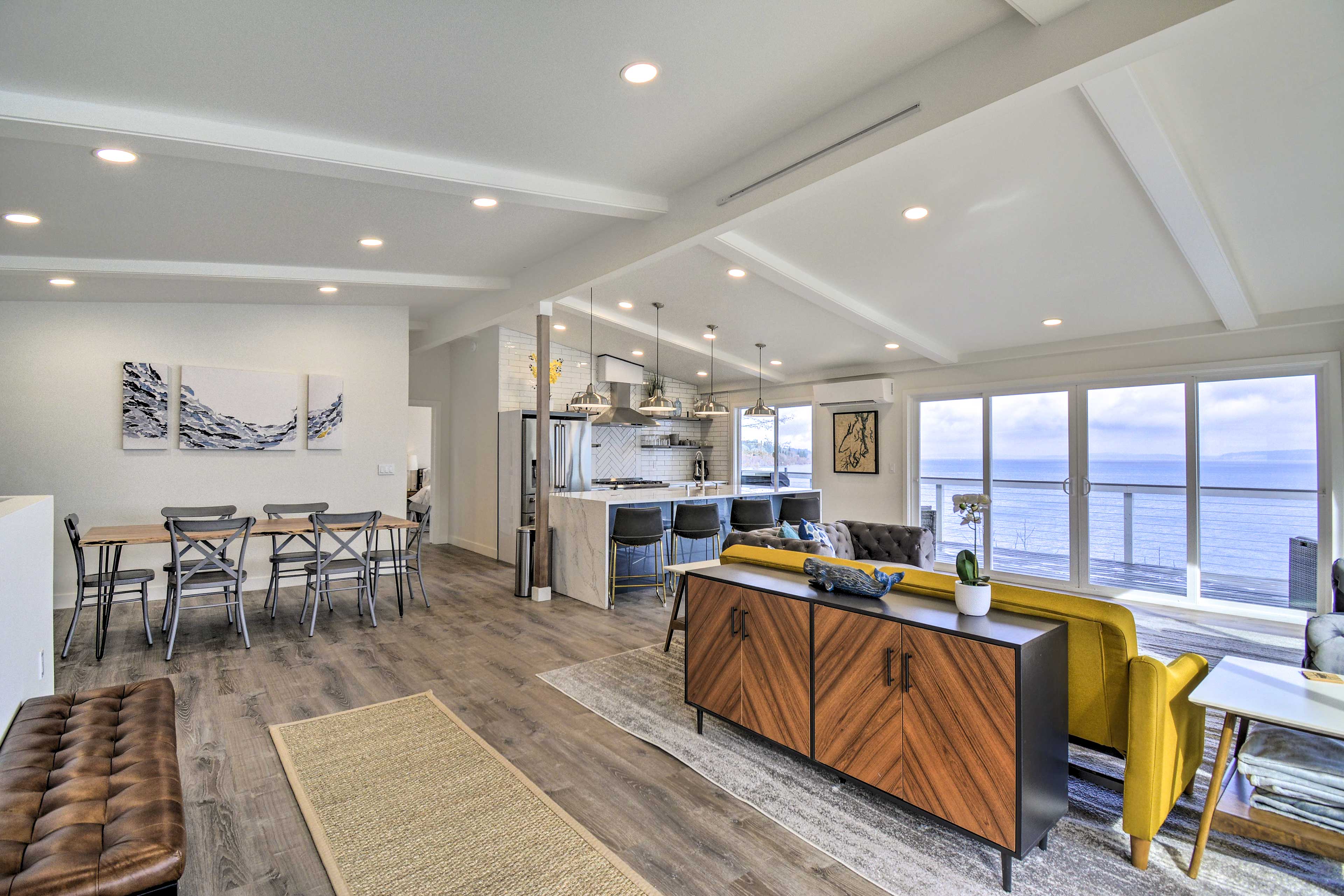 Waterfront Kingston Getaway on Puget Sound!