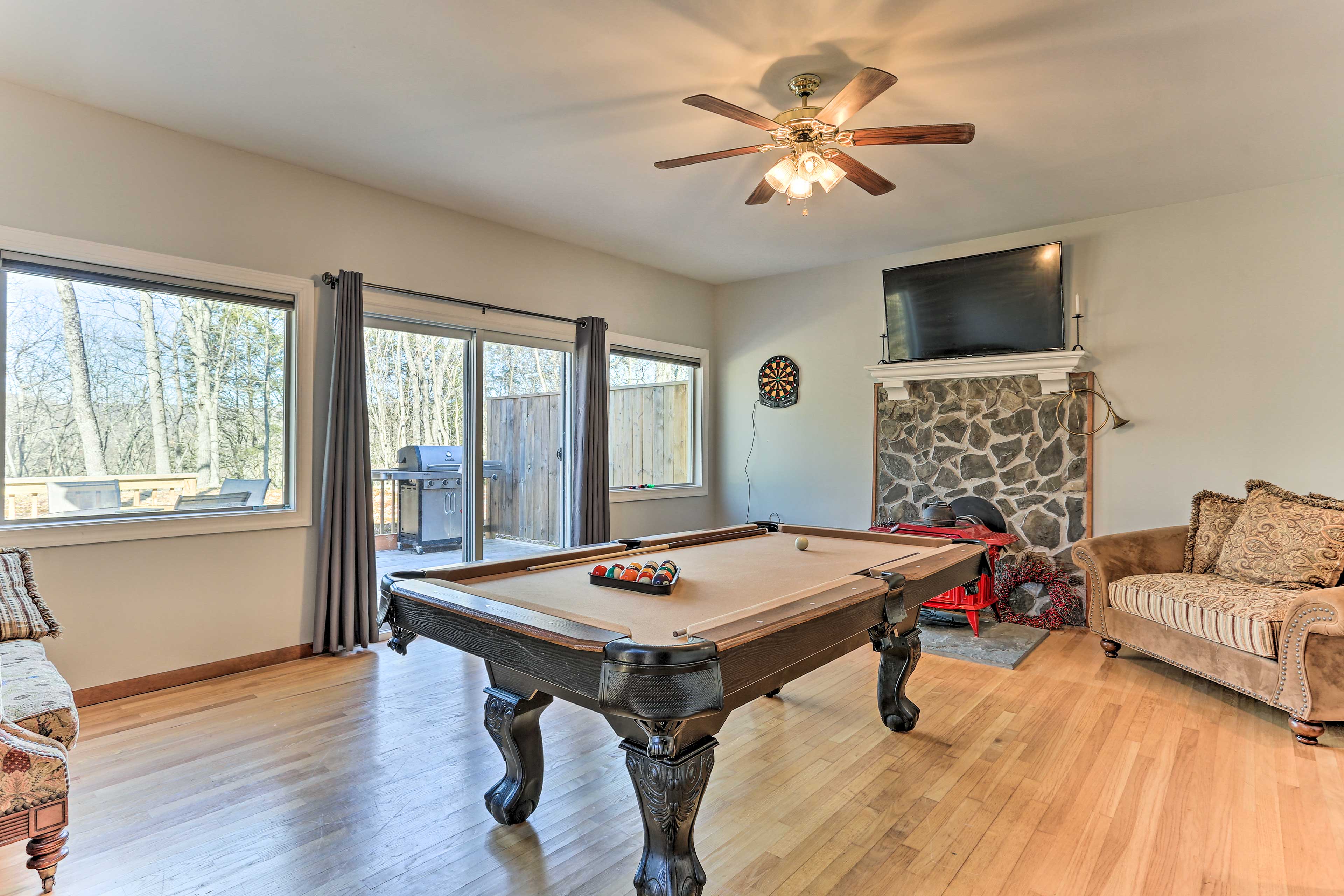 Property Image 2 - Poconos Retreat, 6 Mi to Shawnee Mountain Ski Area