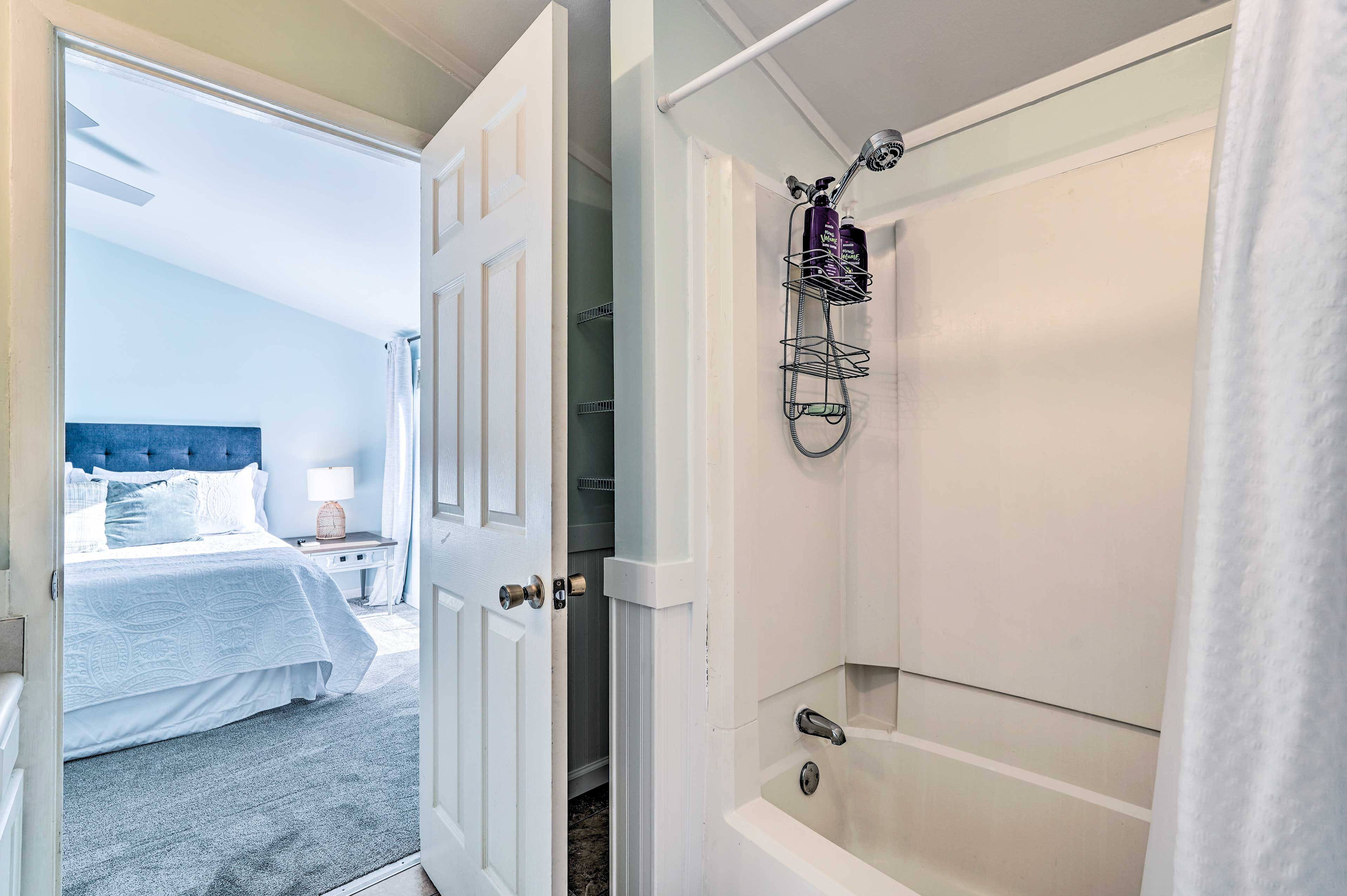 Pool & Beach Access: 'Sunnyside 55' in PCB!