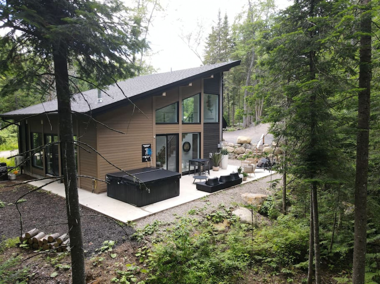 Property Image 1 - Chalet Taiga with a Hot Tub in Tremblant Nord