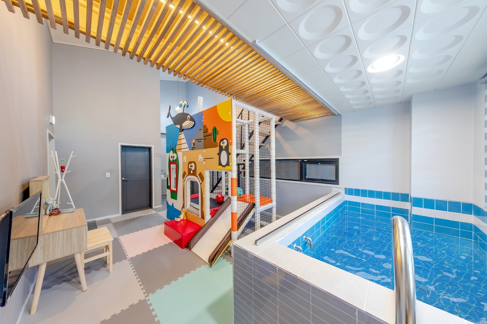 Property Image 2 - Superior kids villa with pool