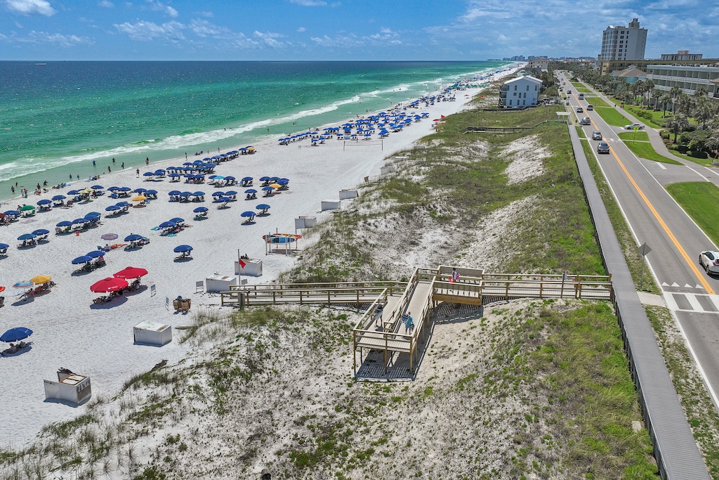 Maravilla Beach access