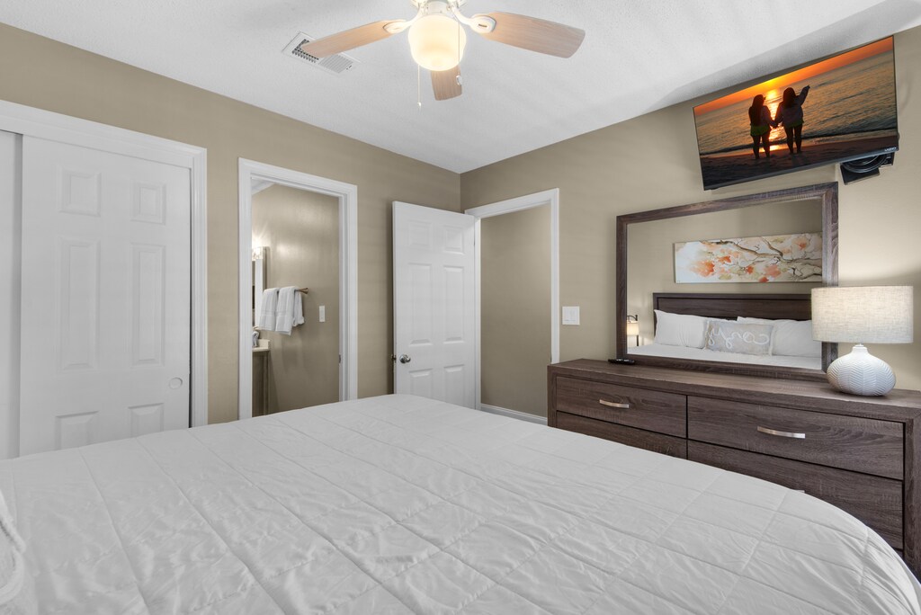 MAster bedroom suite