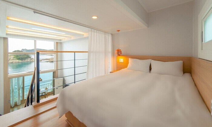 Property Image 1 - Modern Comfy Apartment with Sea View 2