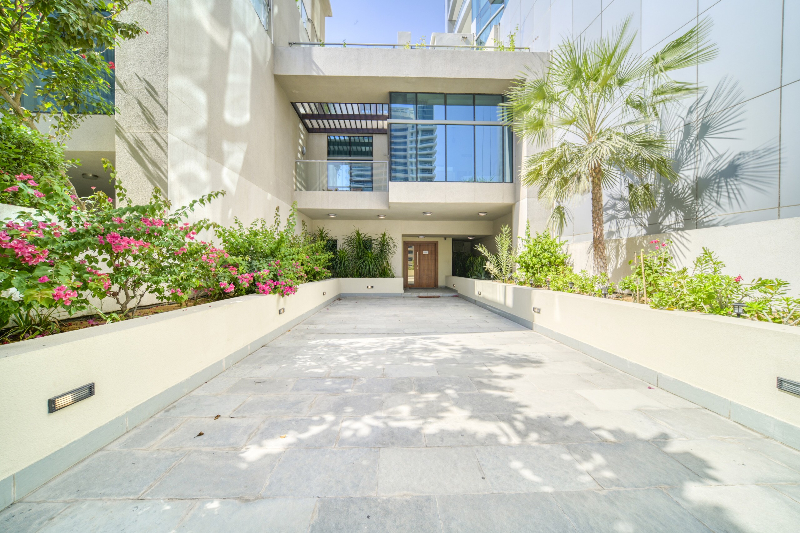 Property Image 1 - Distinguished 4BR Villa + 2 Assistant’s Room at Marinascape Dubai Marina by Property Manager