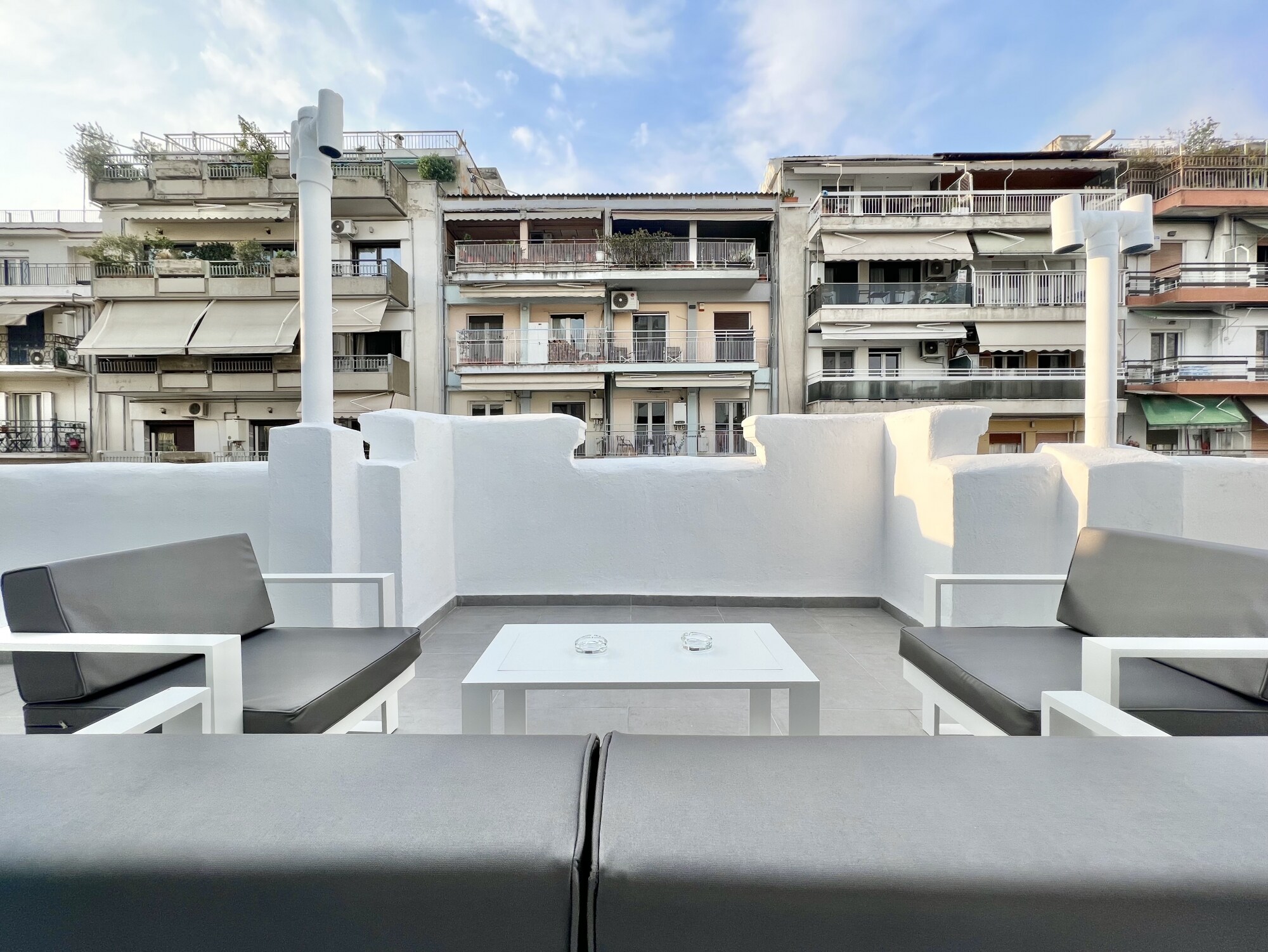 Zoe: Lovely penthouse