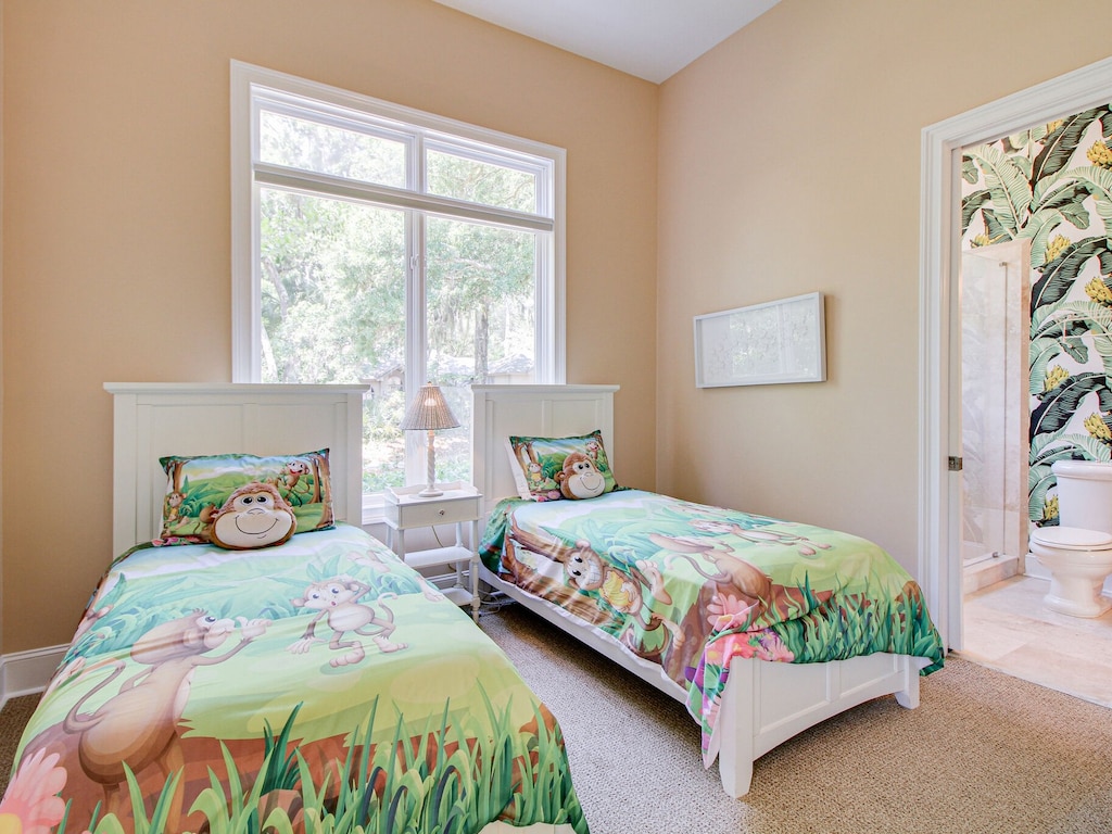 Main Floor Guest Room with Two Twin Beds at 1 Brigantine