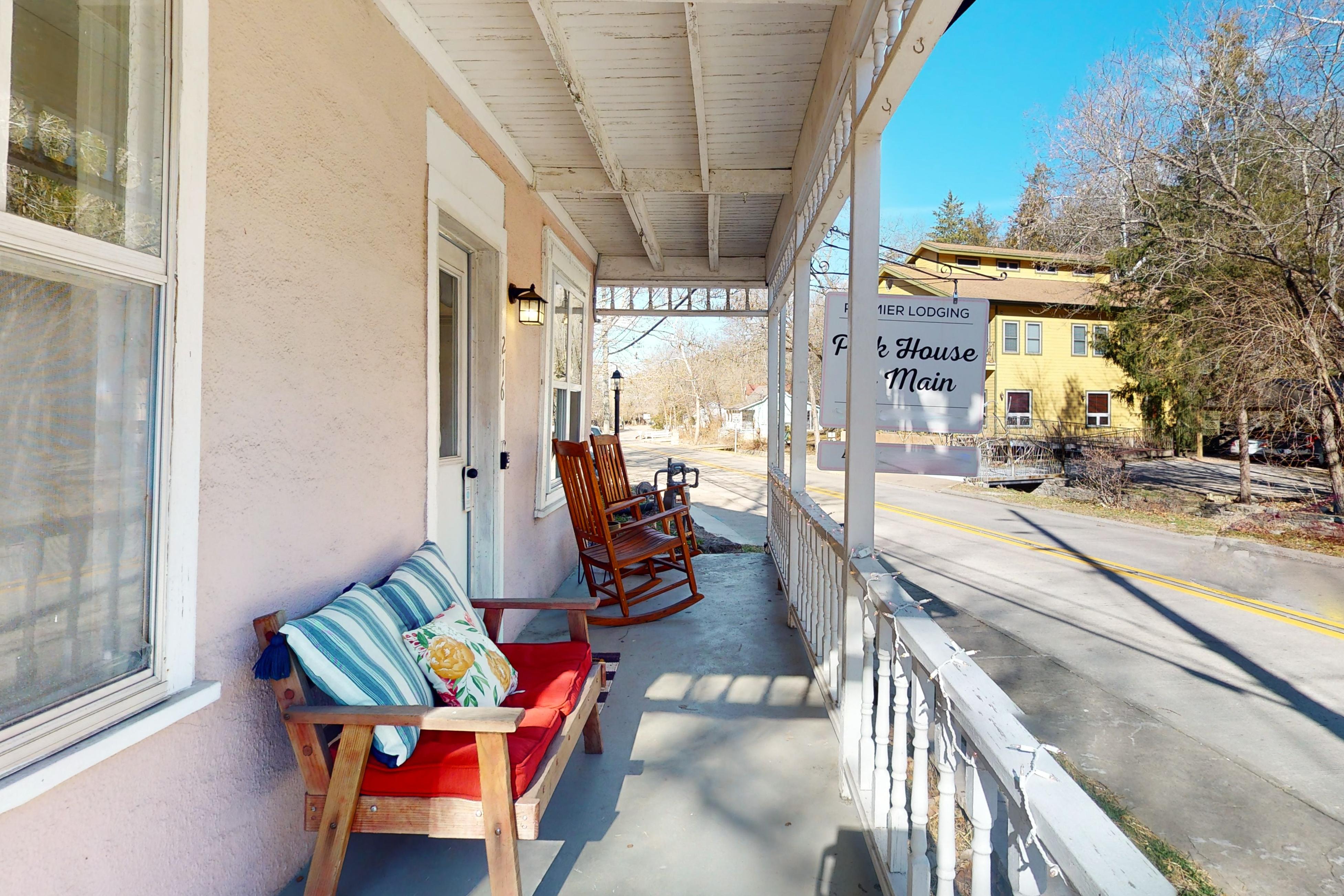 Property Image 1 - The Pink House on Main - Lower