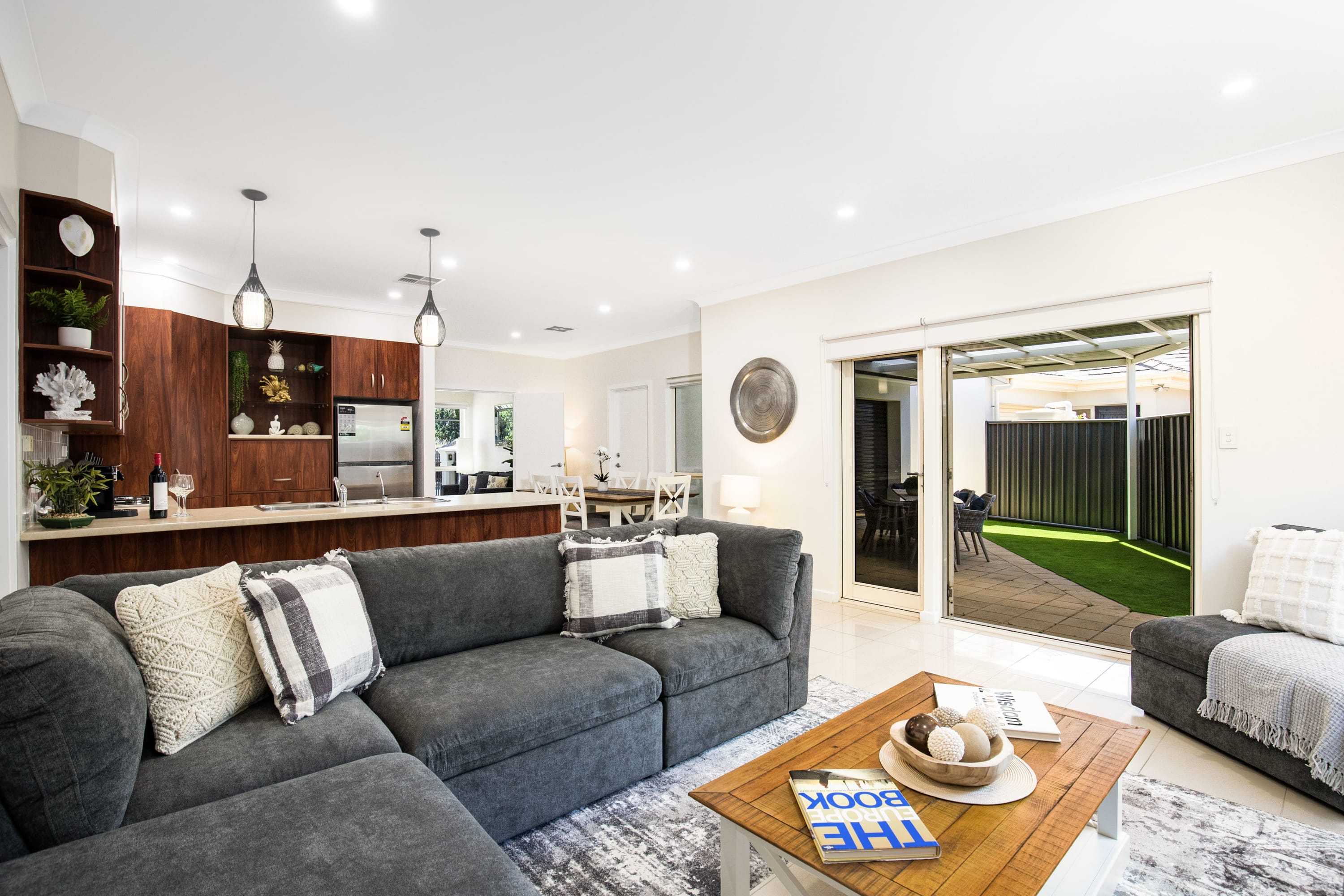 Property Image 2 - Leisurely Family 3BDM Retreat | Glenelg Nth | BBQ