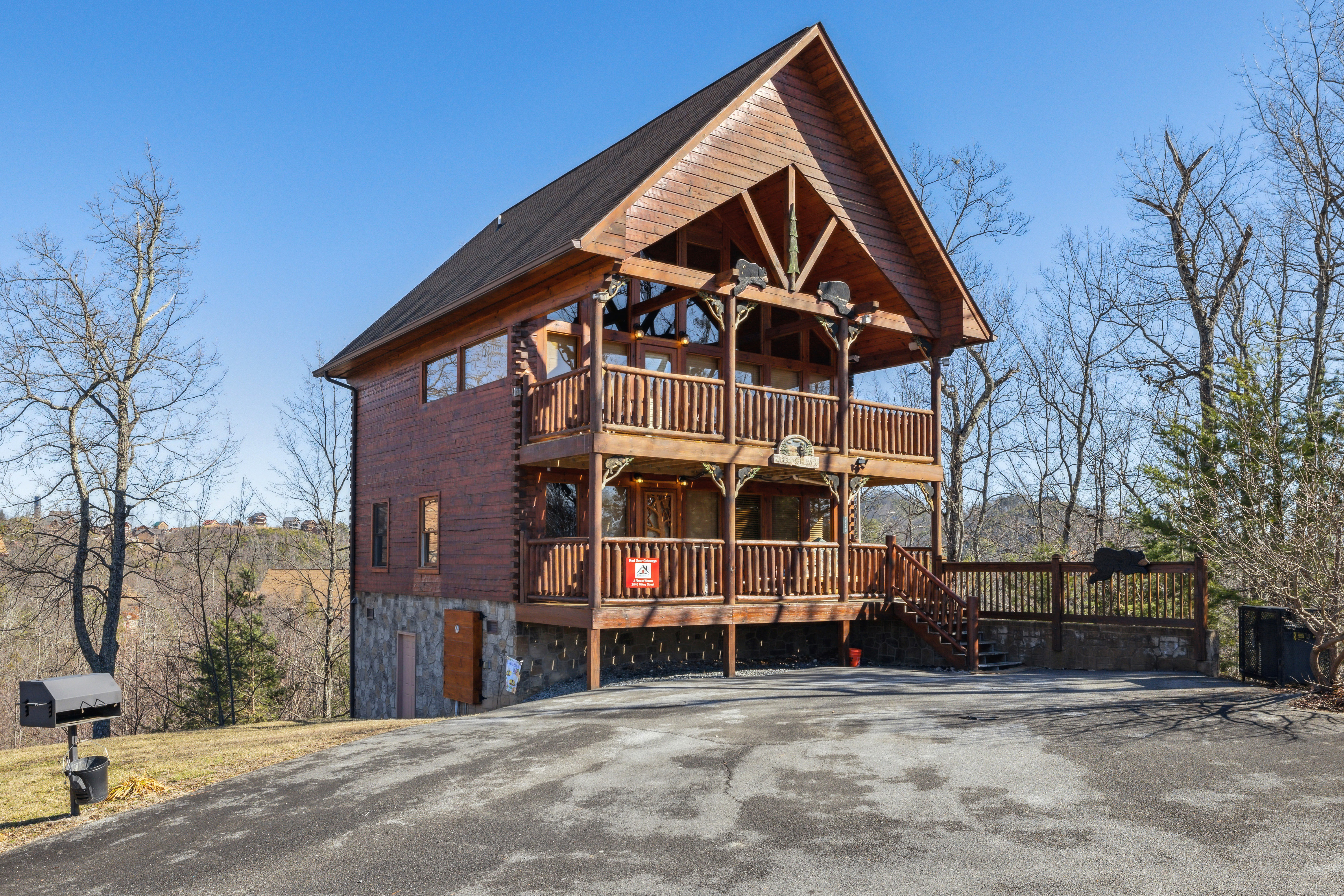 Property Image 1 - A Piece of Heaven is a Wonderful Dog-Friendly 2 Bedroom Cabin in Starr Crest Resort!
